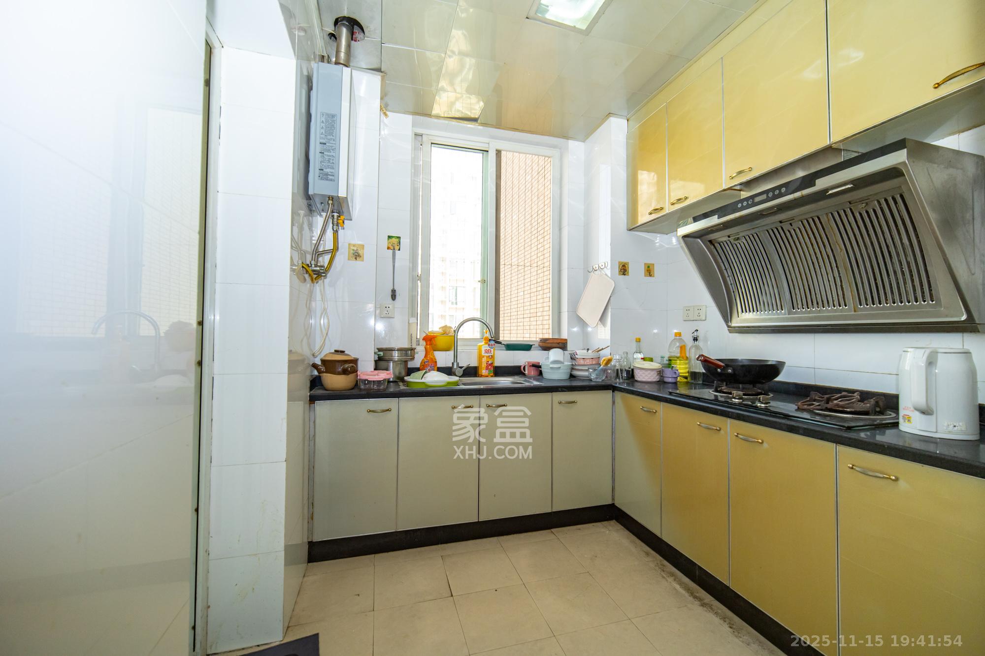 筑梦园 3室2厅2卫 70.0万 筑梦园 3室2厅2卫 70.0万厨房