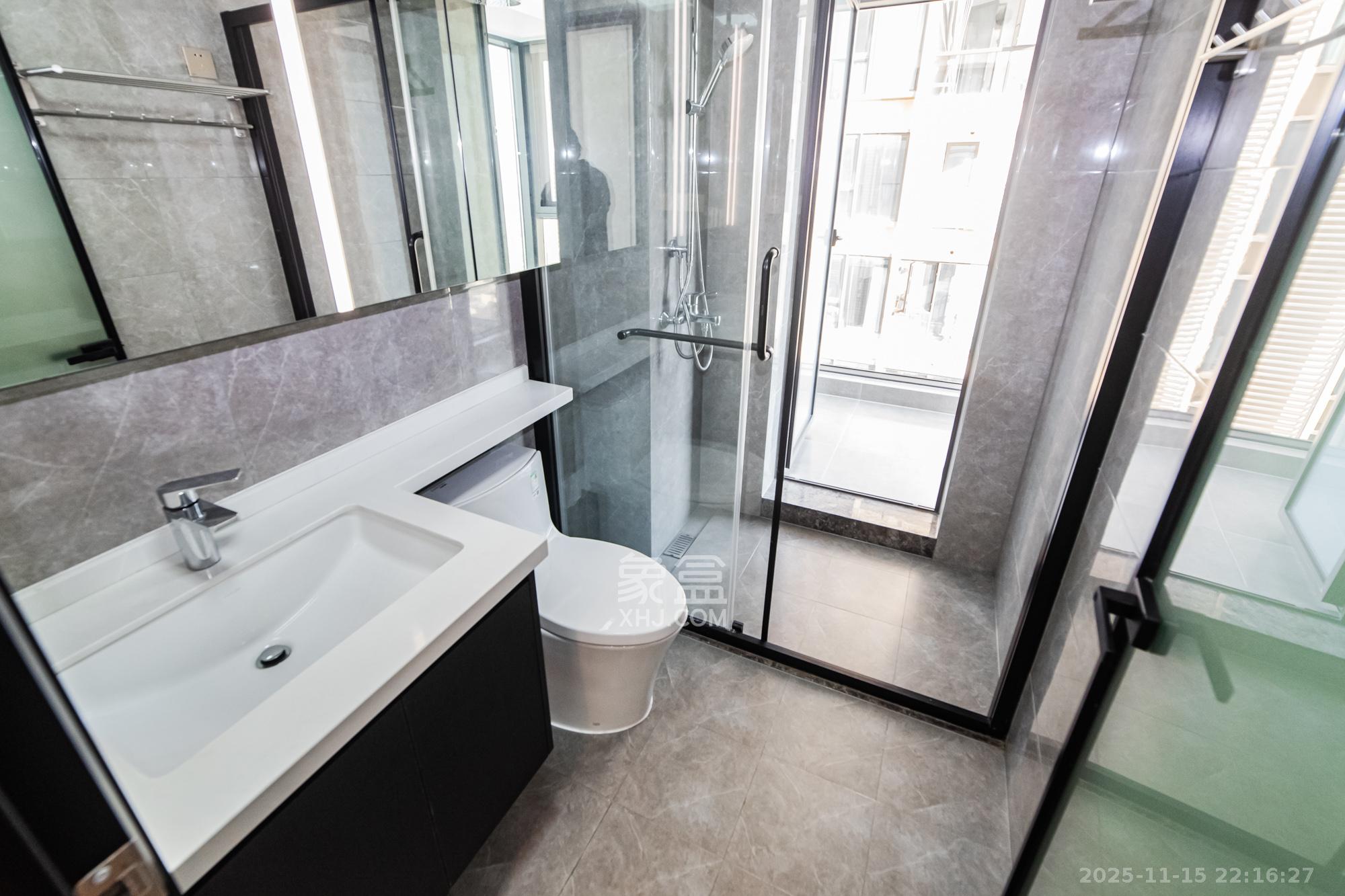 北辰瀚江府 3室2厅2卫 248.0万 北辰瀚江府 3室2厅2卫 248.0万卫生间