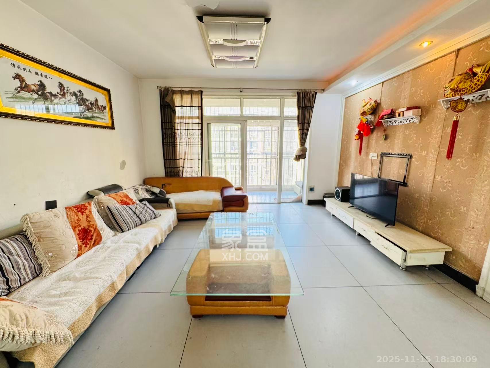 金碧文华  3室1厅1卫    2600.0元/月室内图