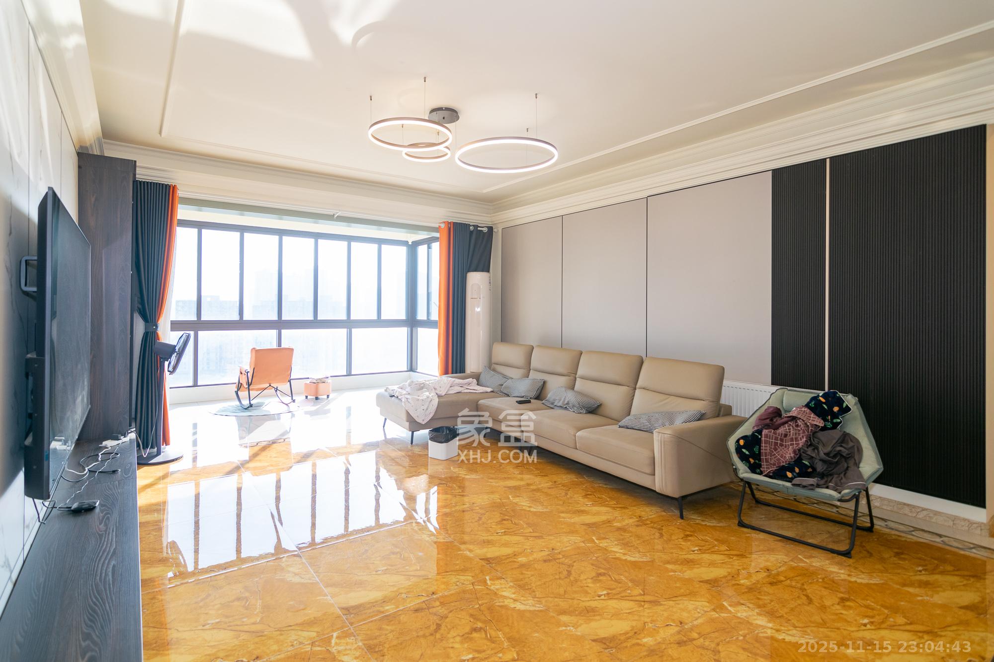 碧桂园高尔夫花园  5室2厅3卫    170.0万