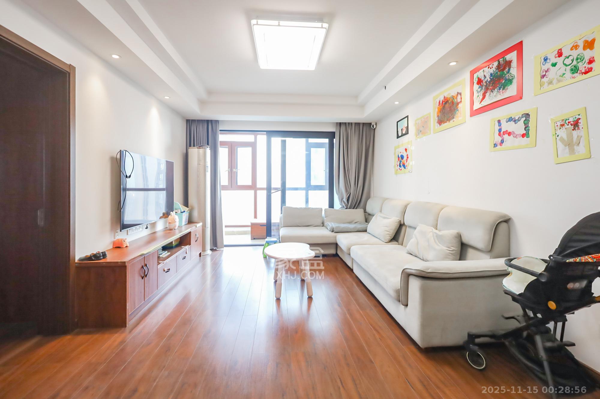 万科里金域国际  4室2厅2卫    235.0万