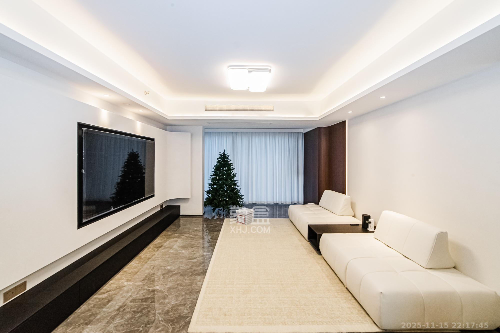 北辰瀚江府  4室2厅2卫    350.0万