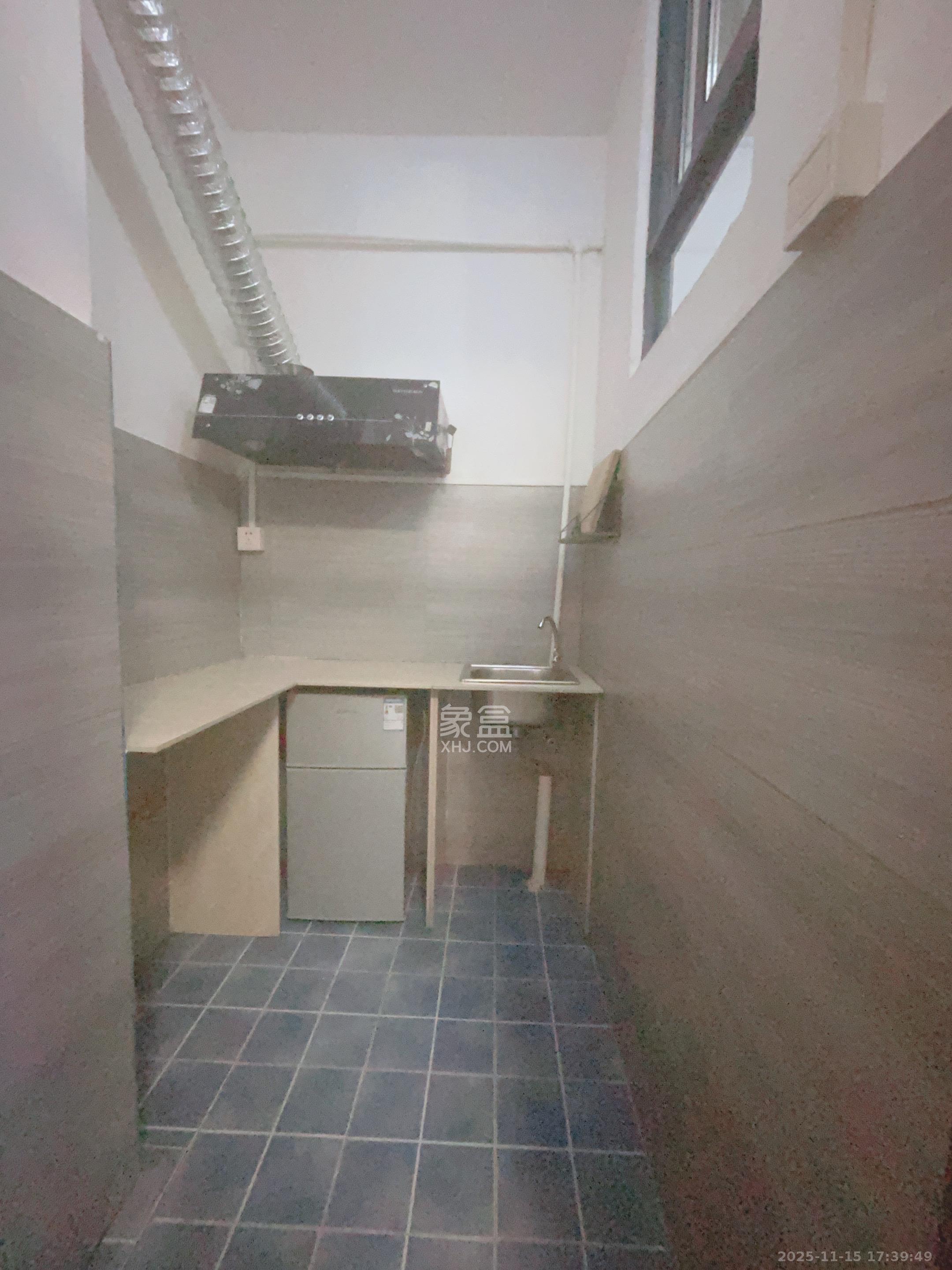 保利香槟国际  1室1厅1卫    700.0元/月室内图