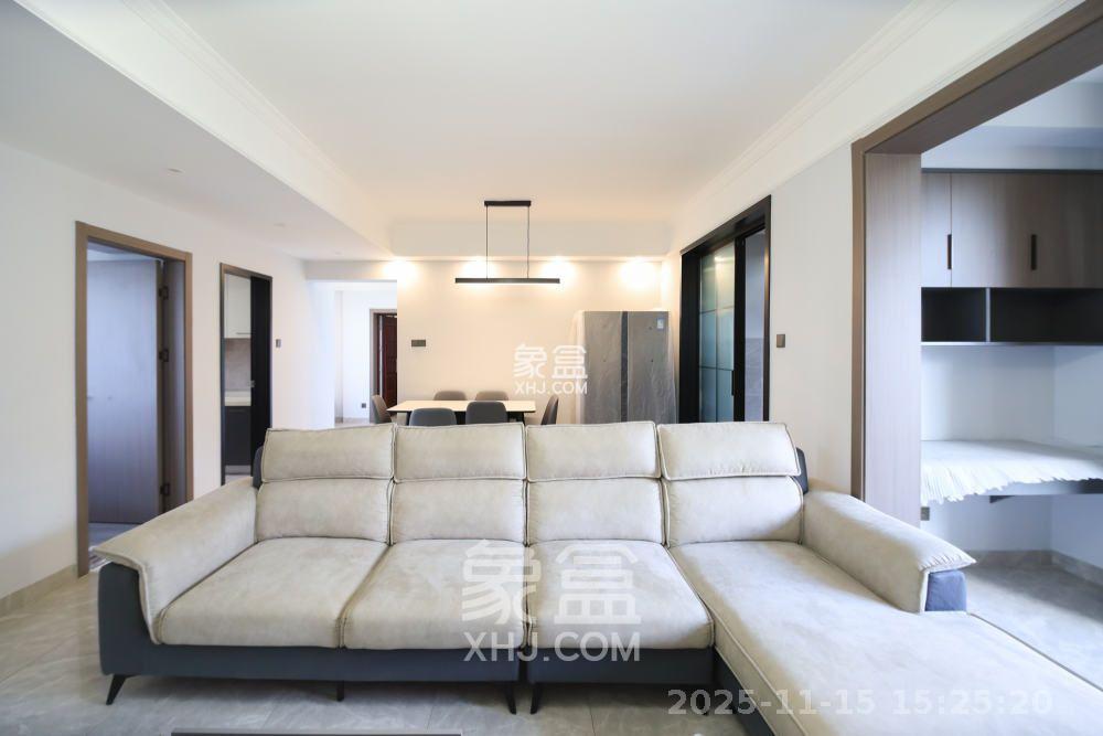 长房半岛蓝湾(观山月) 3室2厅2卫 2600.0元/月 长房半岛蓝湾(观山月) 3室2厅2卫 2600.0元/月室内图