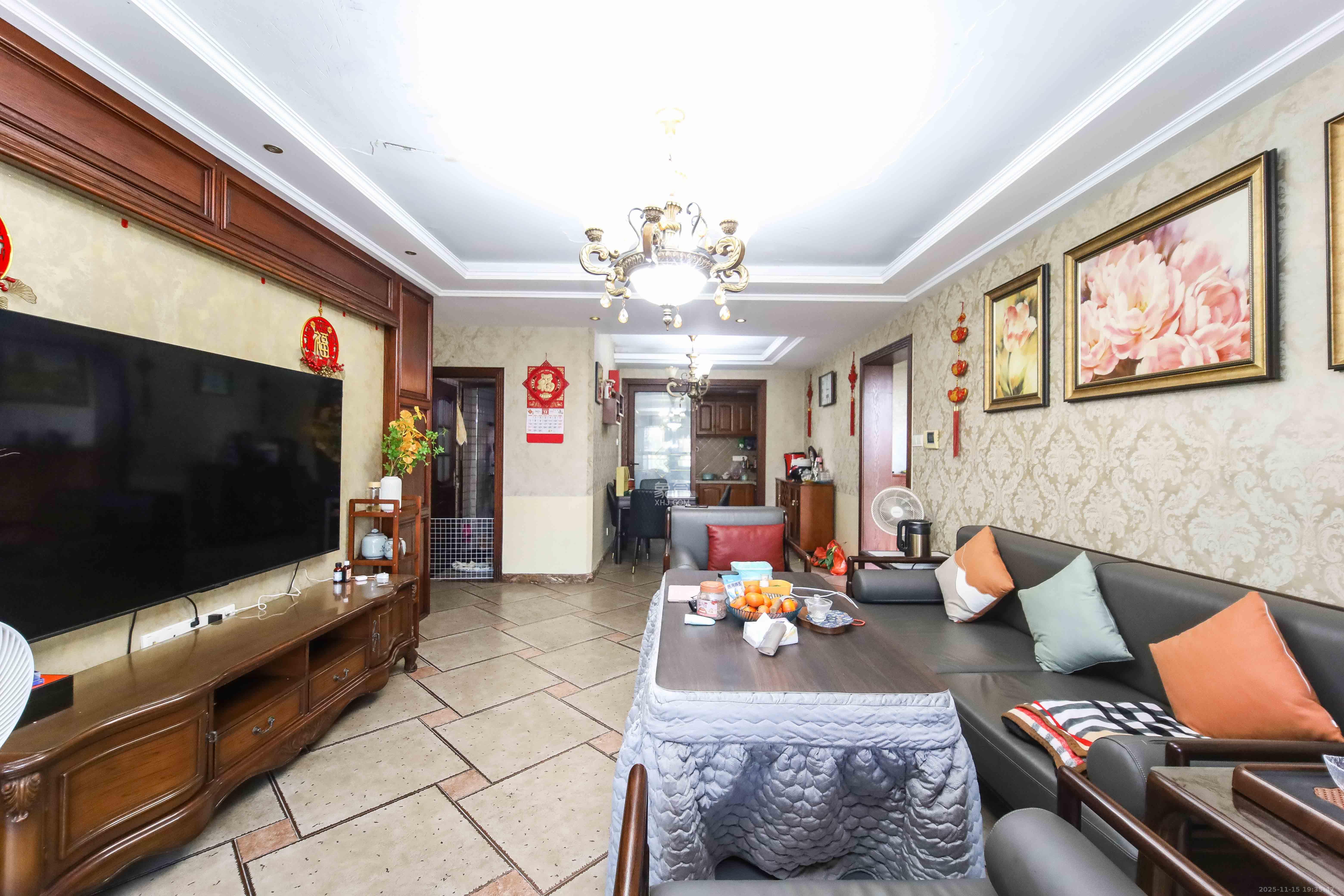 江河双水湾  4室2厅2卫    115.0万客厅