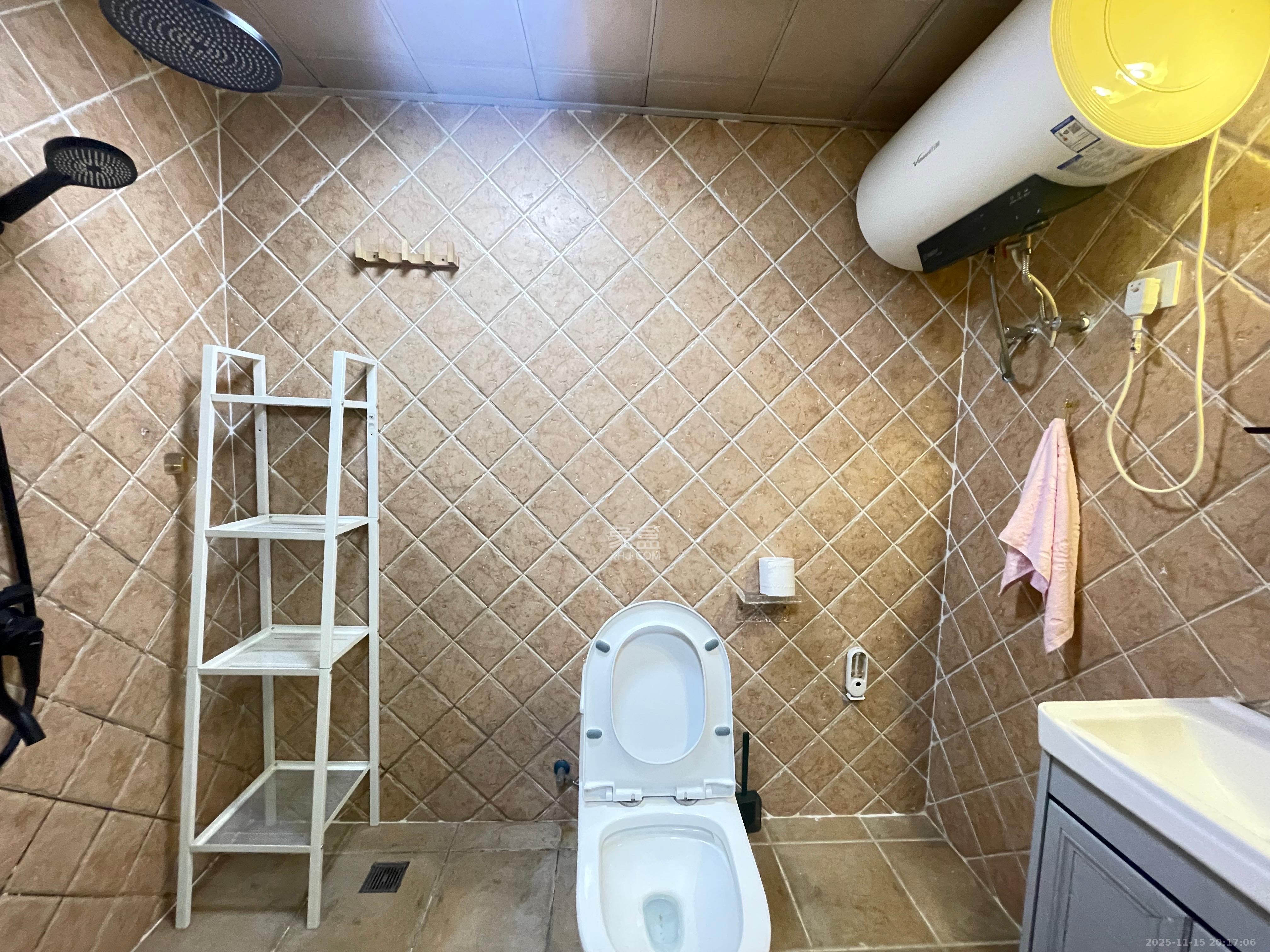 荣悦台  1室0厅0卫    2400.0元/月