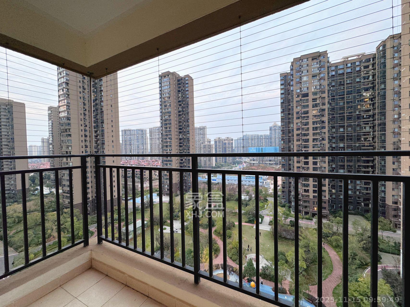 中建嘉和城  4室2厅2卫    2500.0元/月室内图