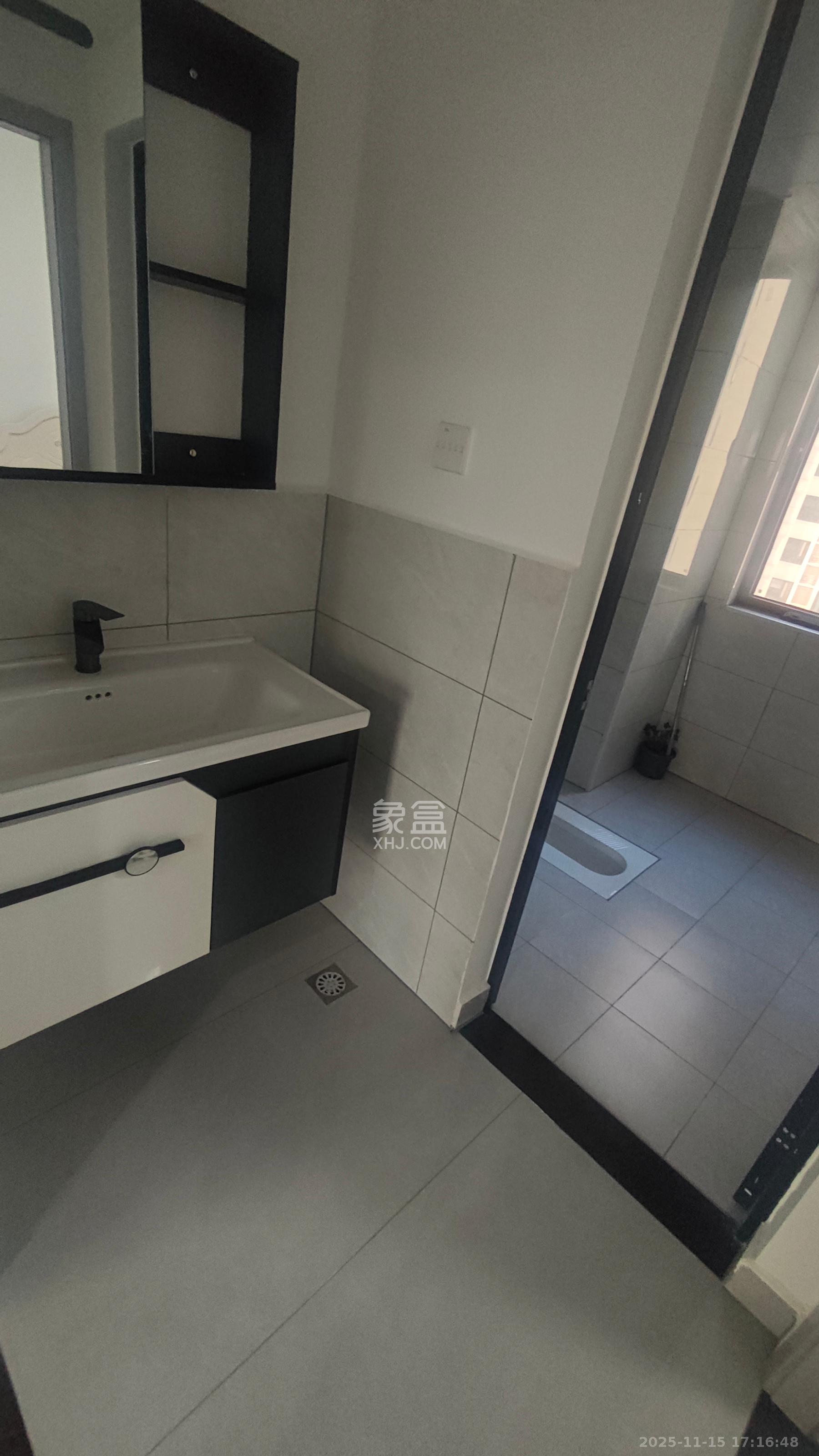 国润月湖郡  3室3厅2卫    3200.0元/月室内图