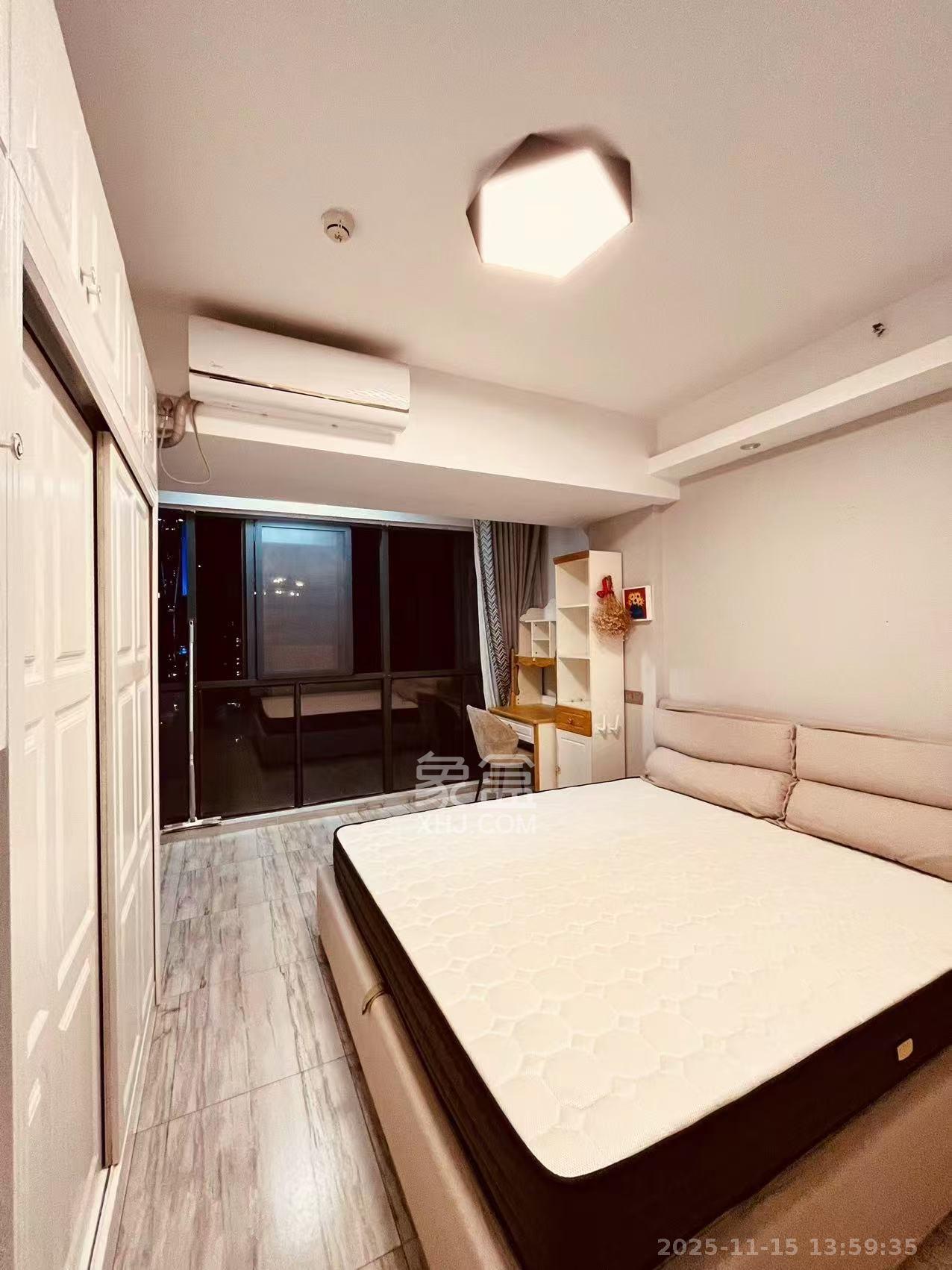 中交里城  1室1厅1卫    2100.0元/月室内图