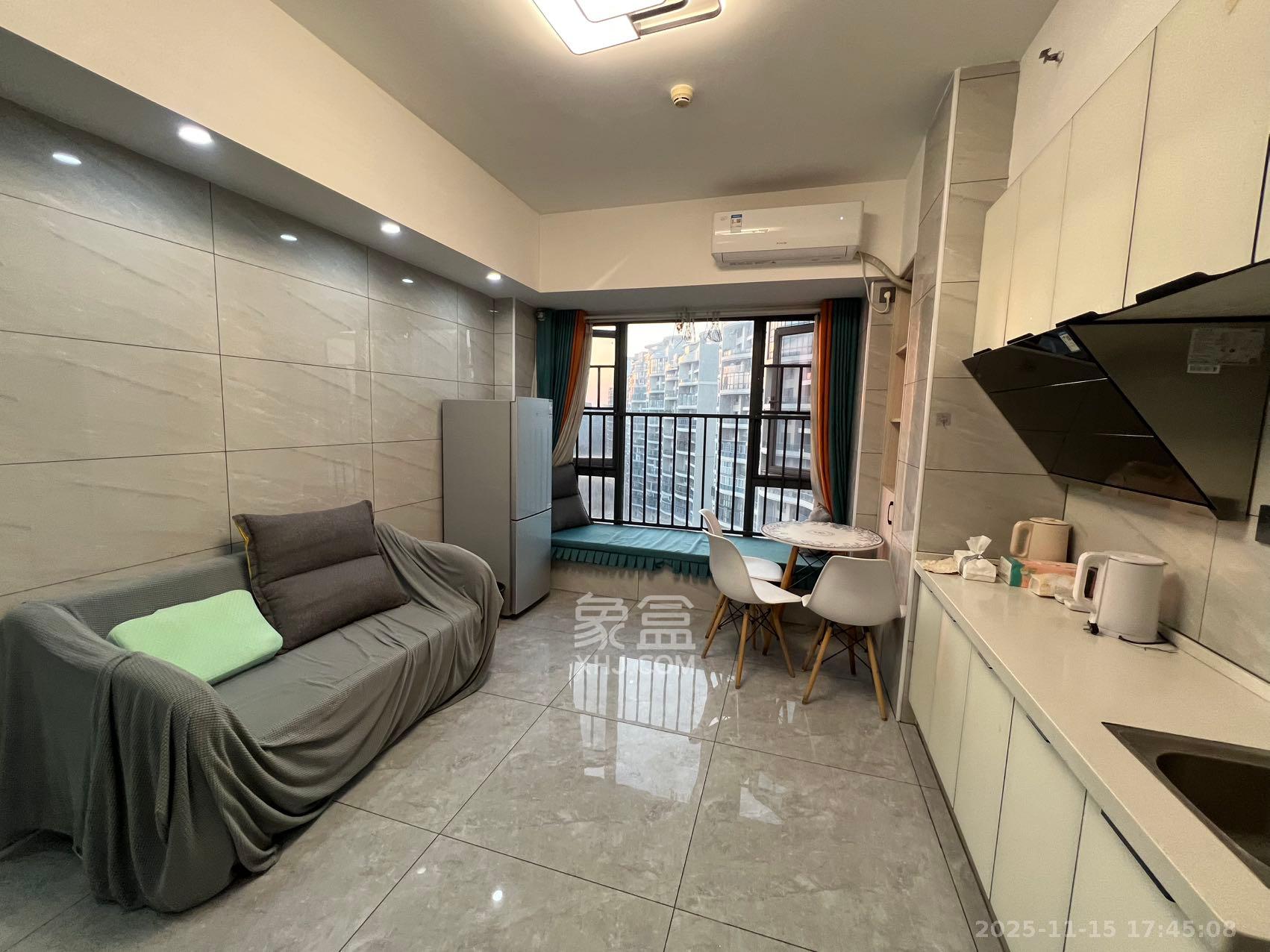 复地星光天地  2室1厅1卫    2800.0元/月室内图