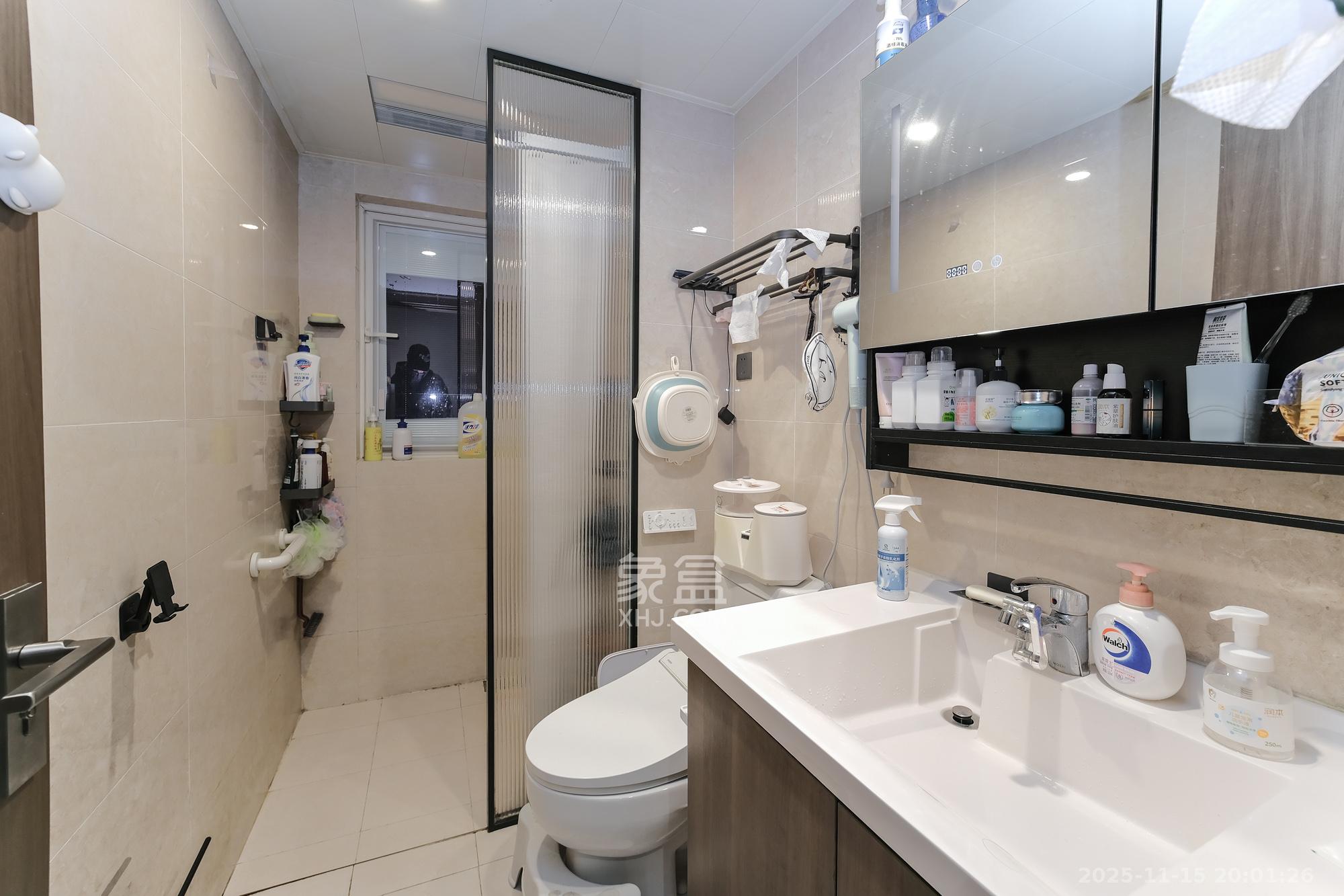 保利香槟国际 3室2厅1卫 92.0万 保利香槟国际 3室2厅1卫 92.0万卫生间