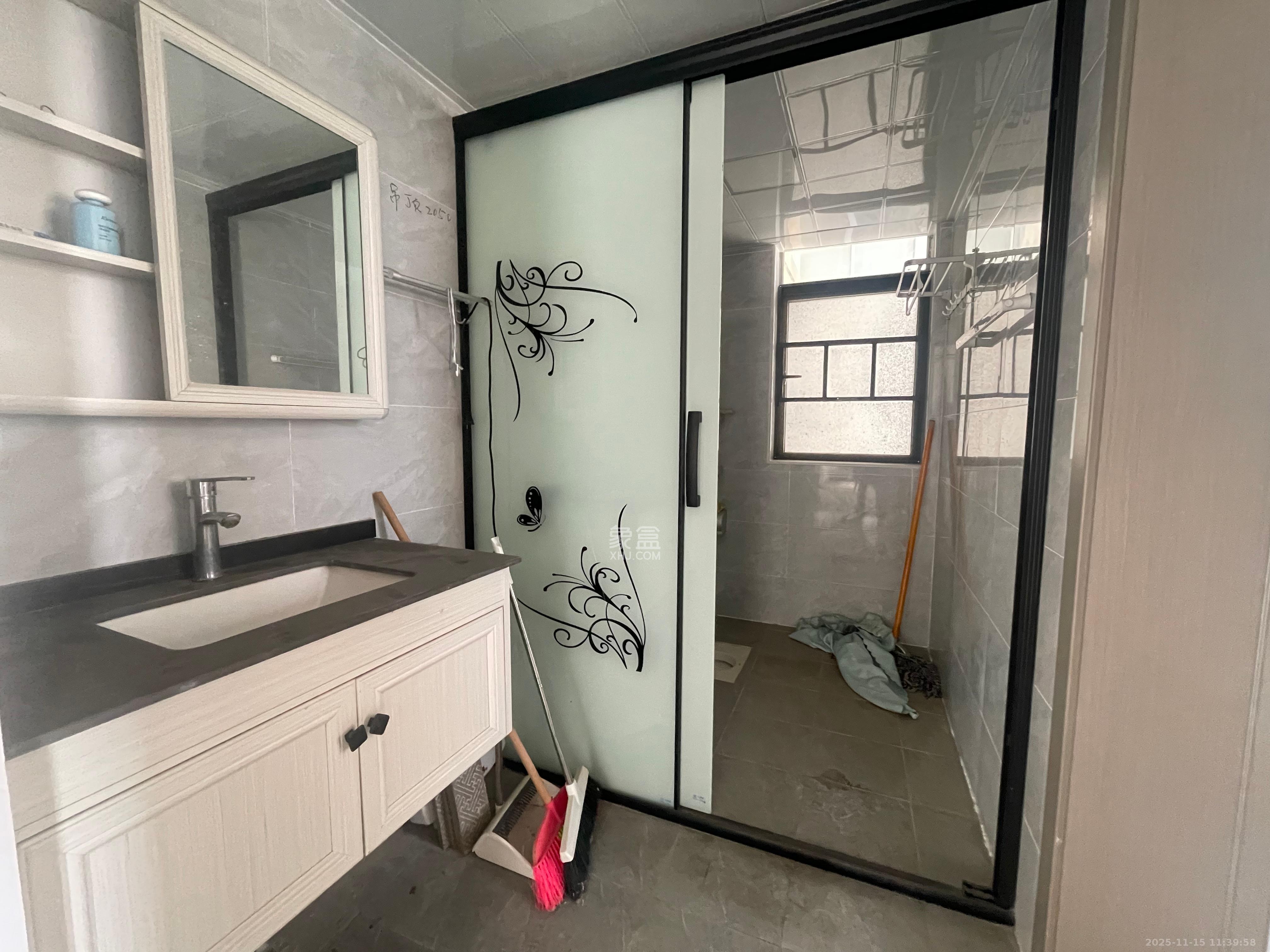 湖湘奥林匹克花园 3室2厅1卫 1800.0元/月 湖湘奥林匹克花园 3室2厅1卫 1800.0元/月室内图