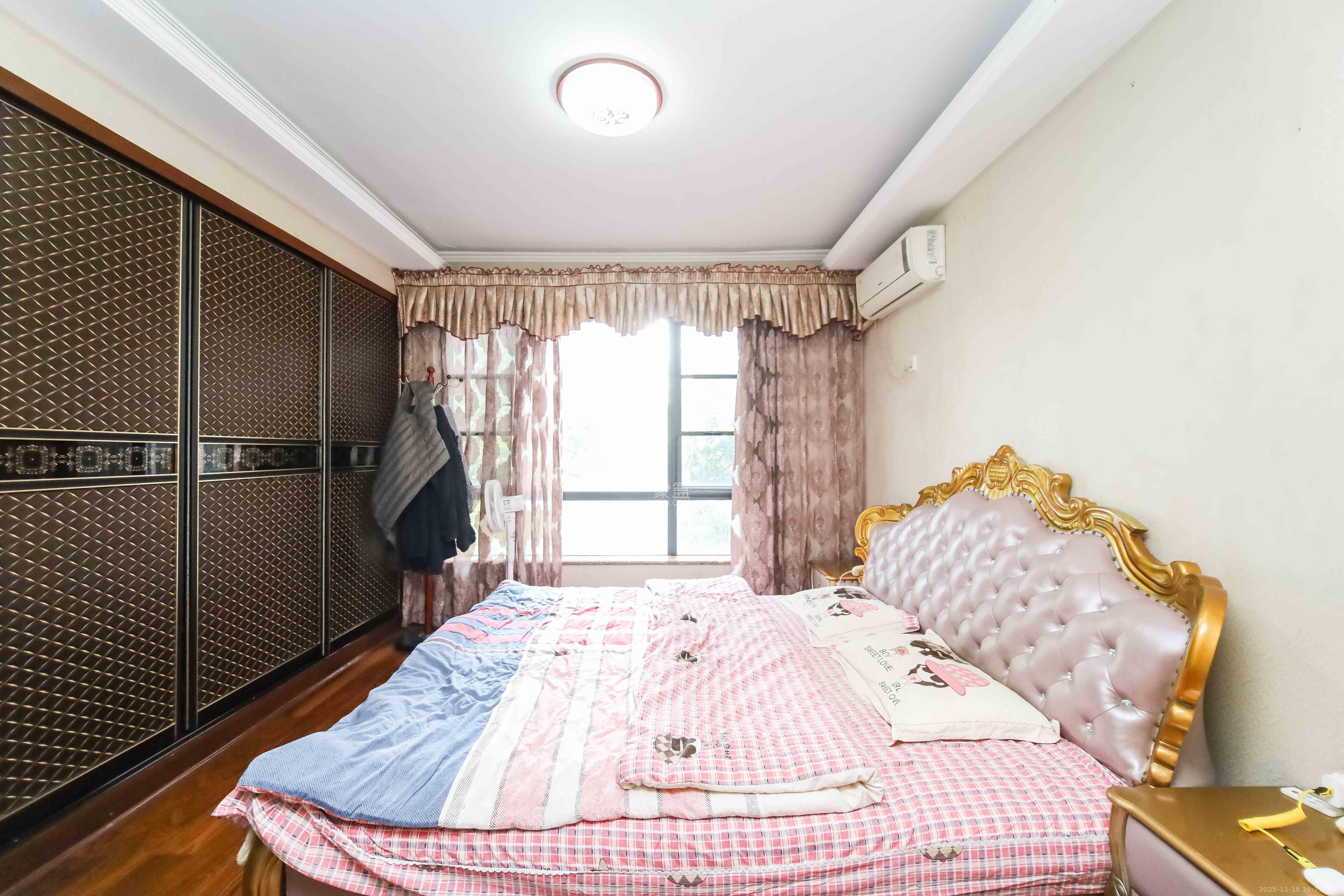 江河双水湾  4室2厅2卫    115.0万卧室