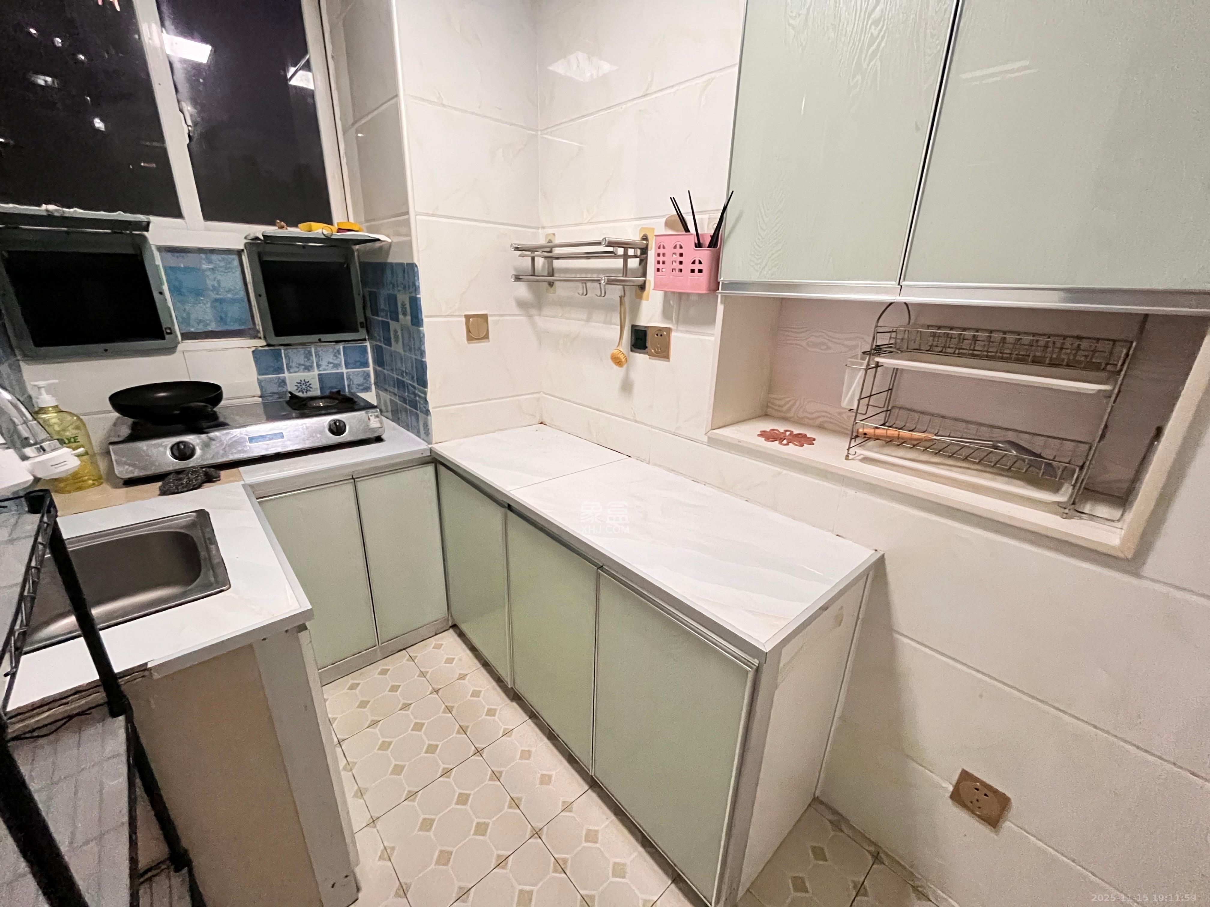 砂子塘社区  1室1厅1卫    1400.0元/月室内图