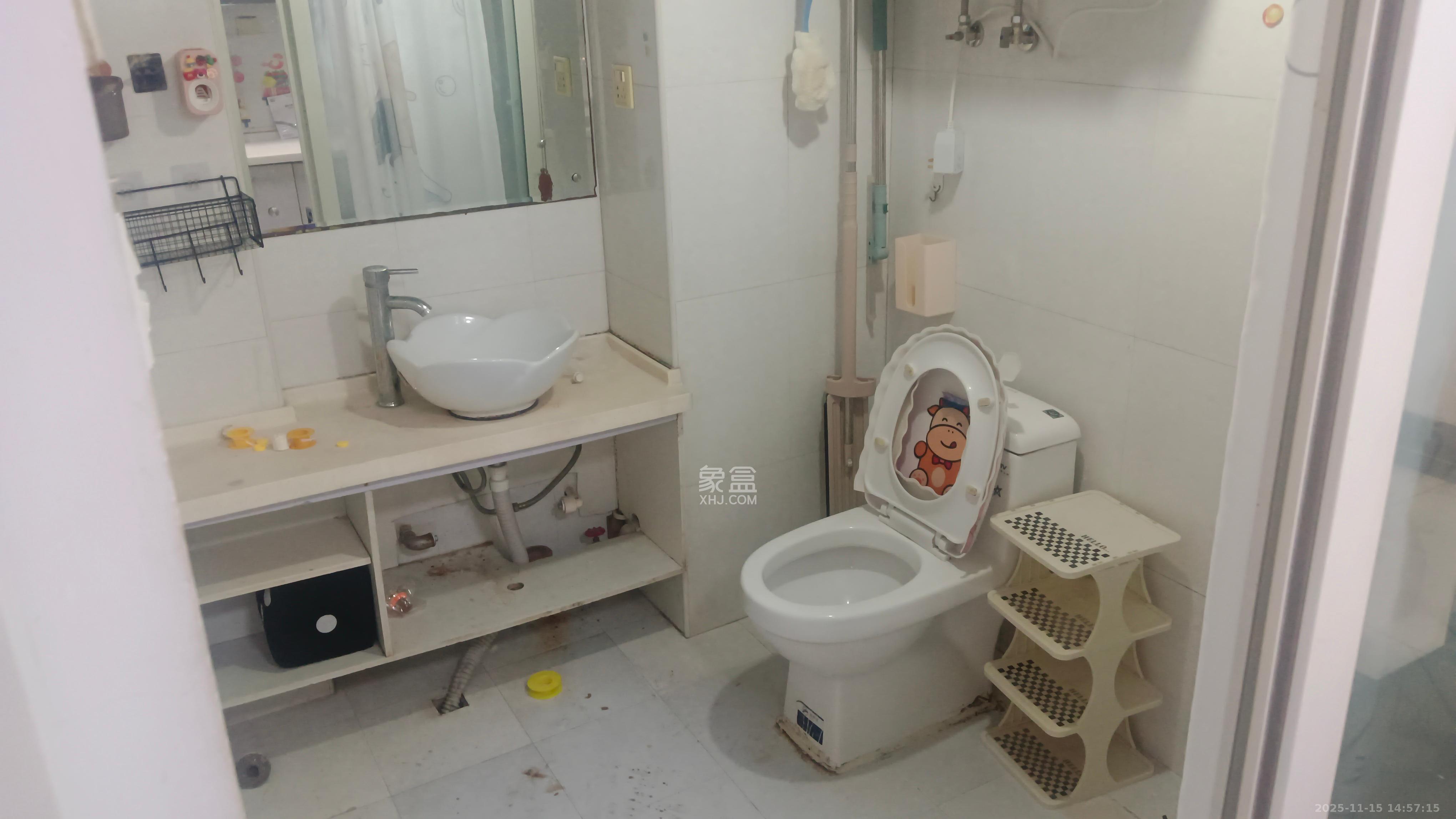 2076至高点 1室1厅1卫 1300.0元/月 2076至高点 1室1厅1卫 1300.0元/月室内图