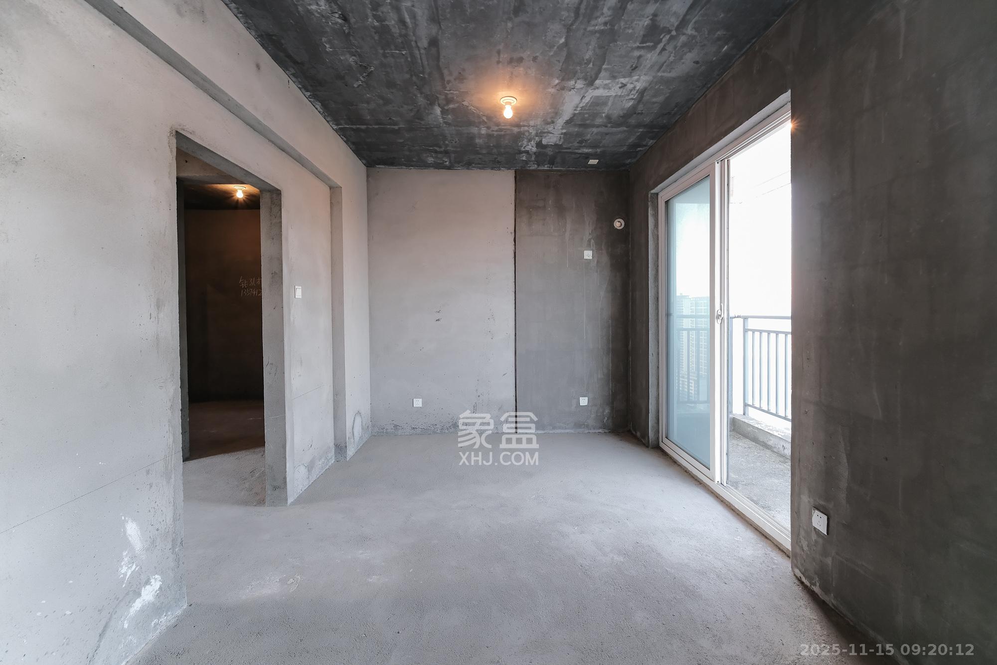 和悦城(蟠龙景苑)  3室2厅2卫    54.0万卧室