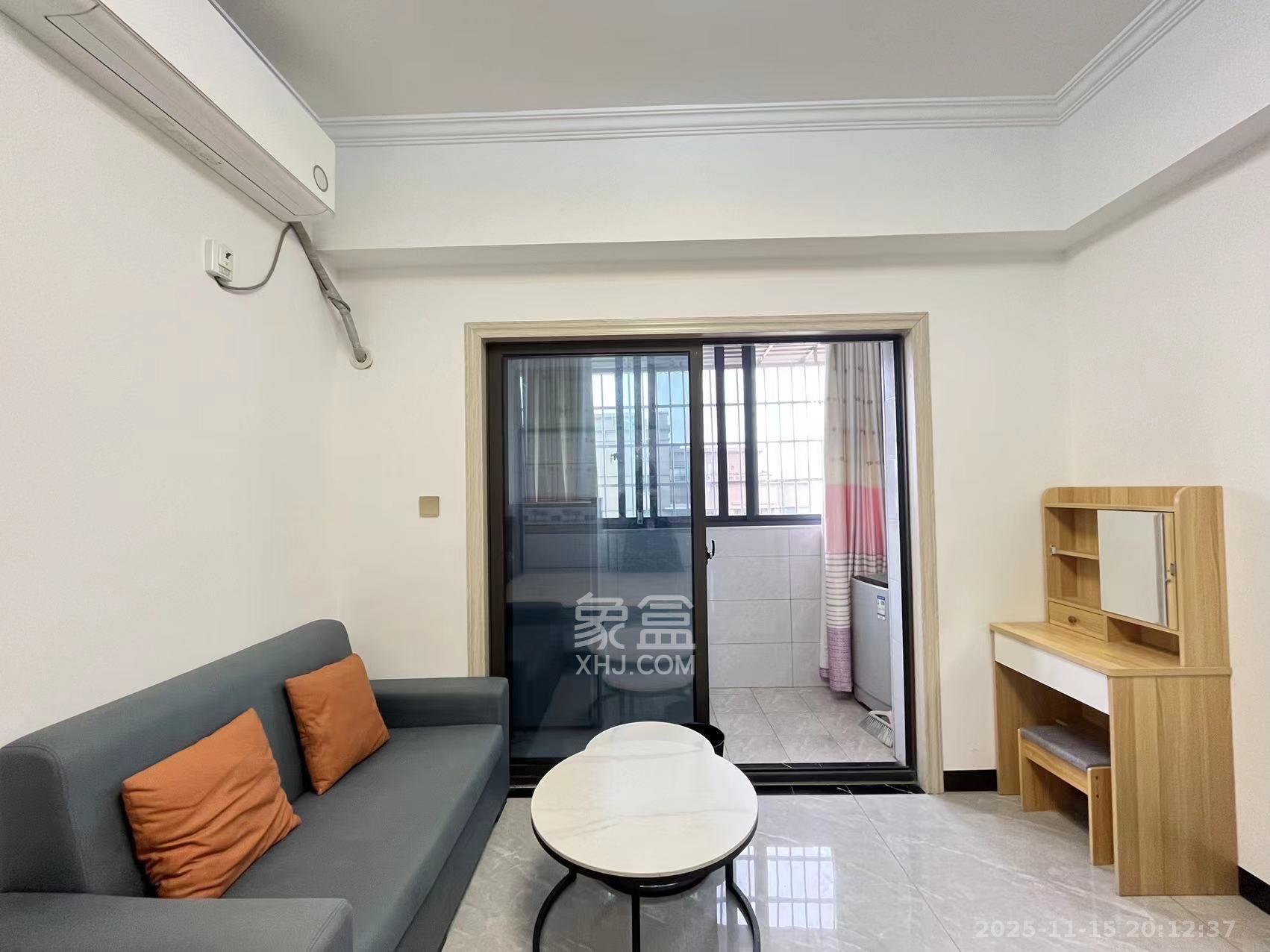 嘉雨兴园 1室1厅1卫 1700.0元/月 嘉雨兴园 1室1厅1卫 1700.0元/月室内图