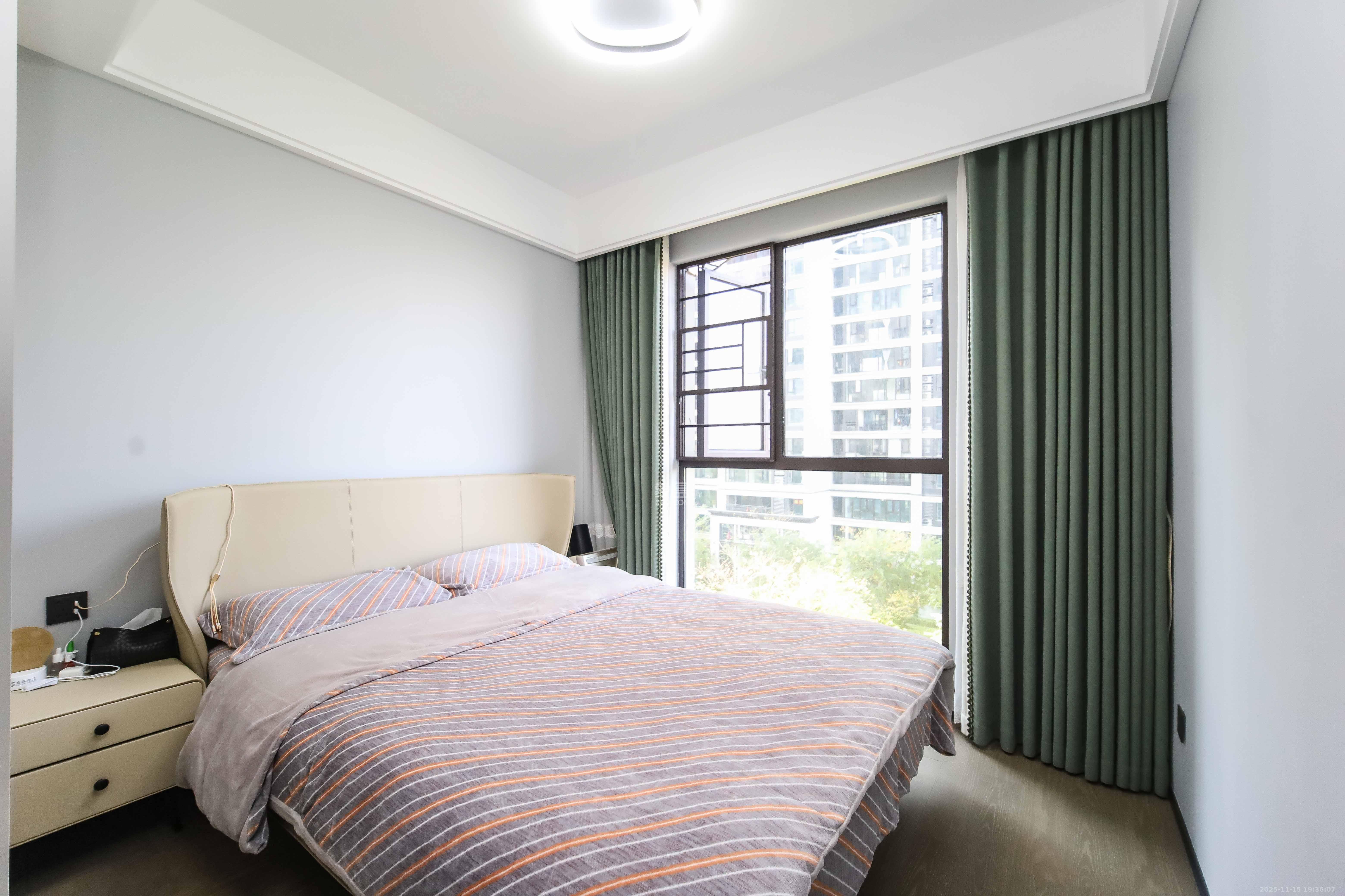 德奥悦东方  4室2厅2卫    190.0万卧室