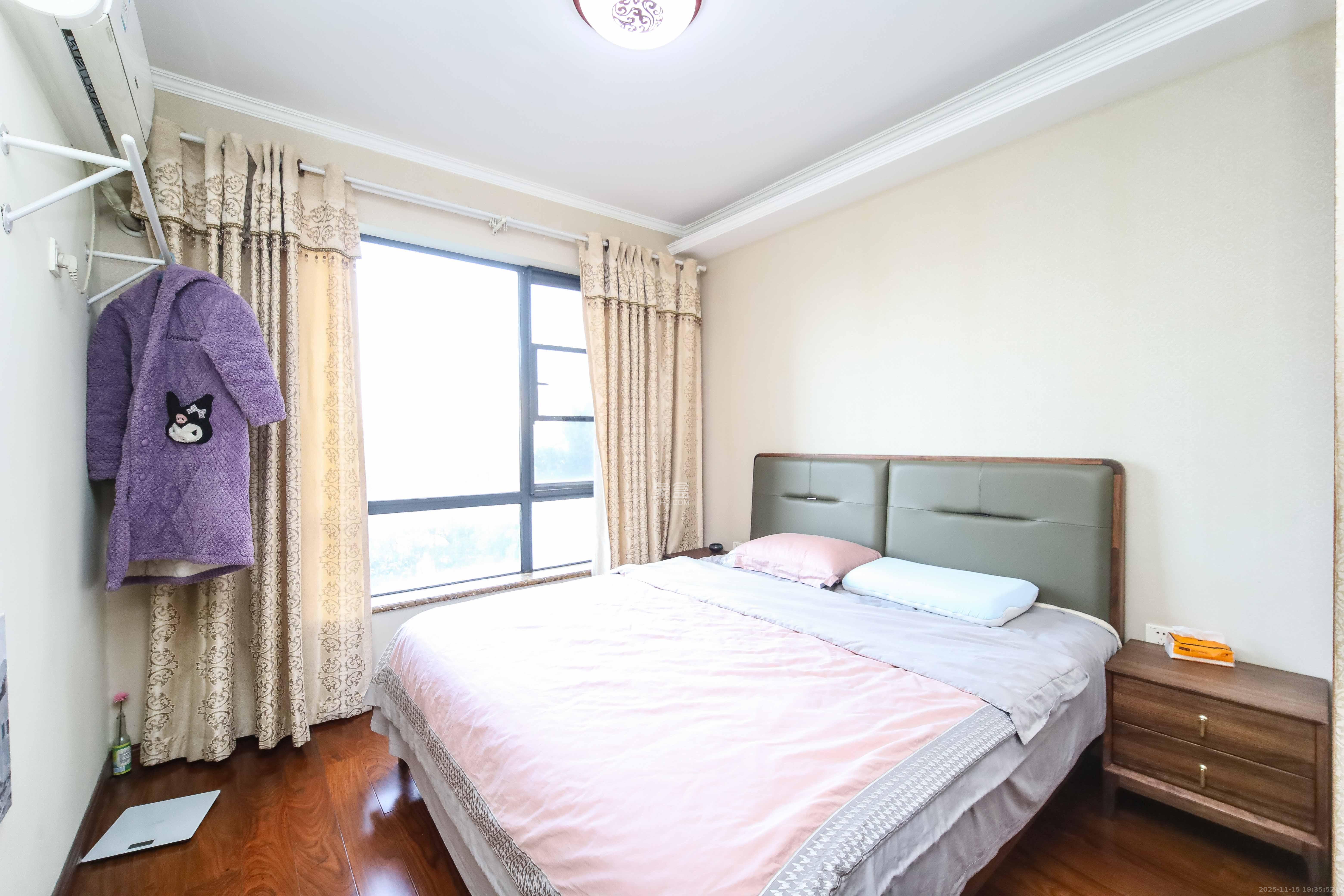 江河双水湾  4室2厅2卫    115.0万卧室