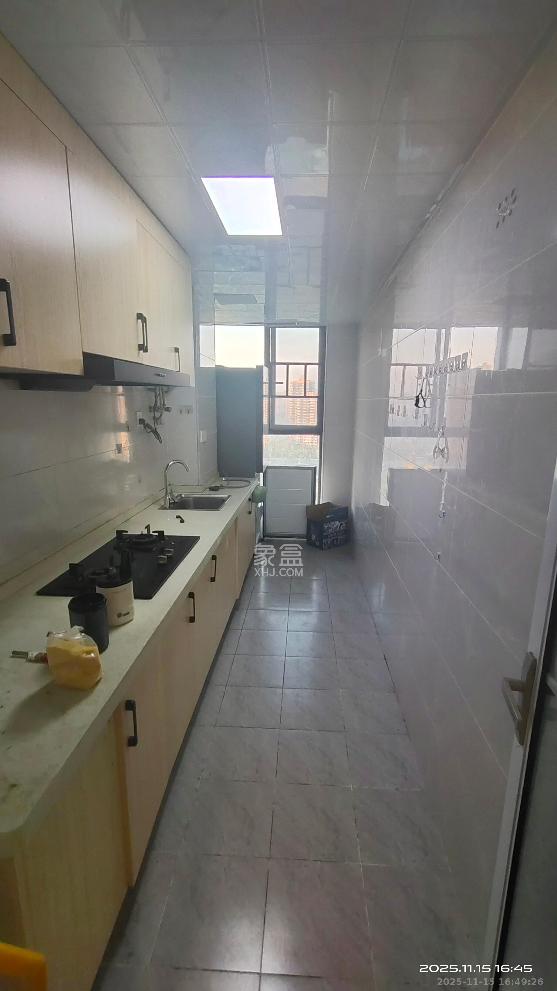 绿地之窗  3室2厅1卫    2000.0元/月室内图