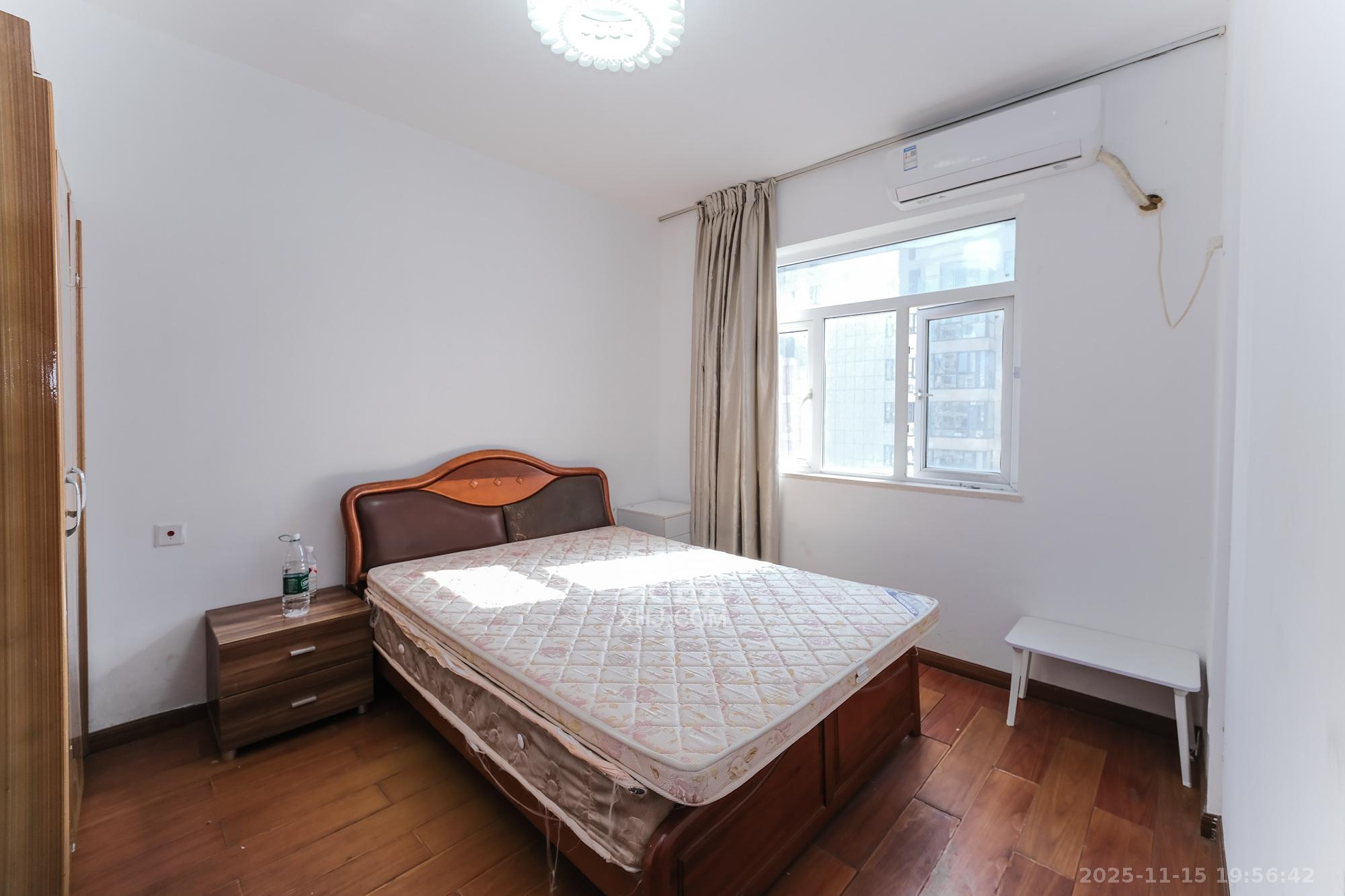 和悦城(蟠龙景苑)  3室2厅1卫    65.8万卧室