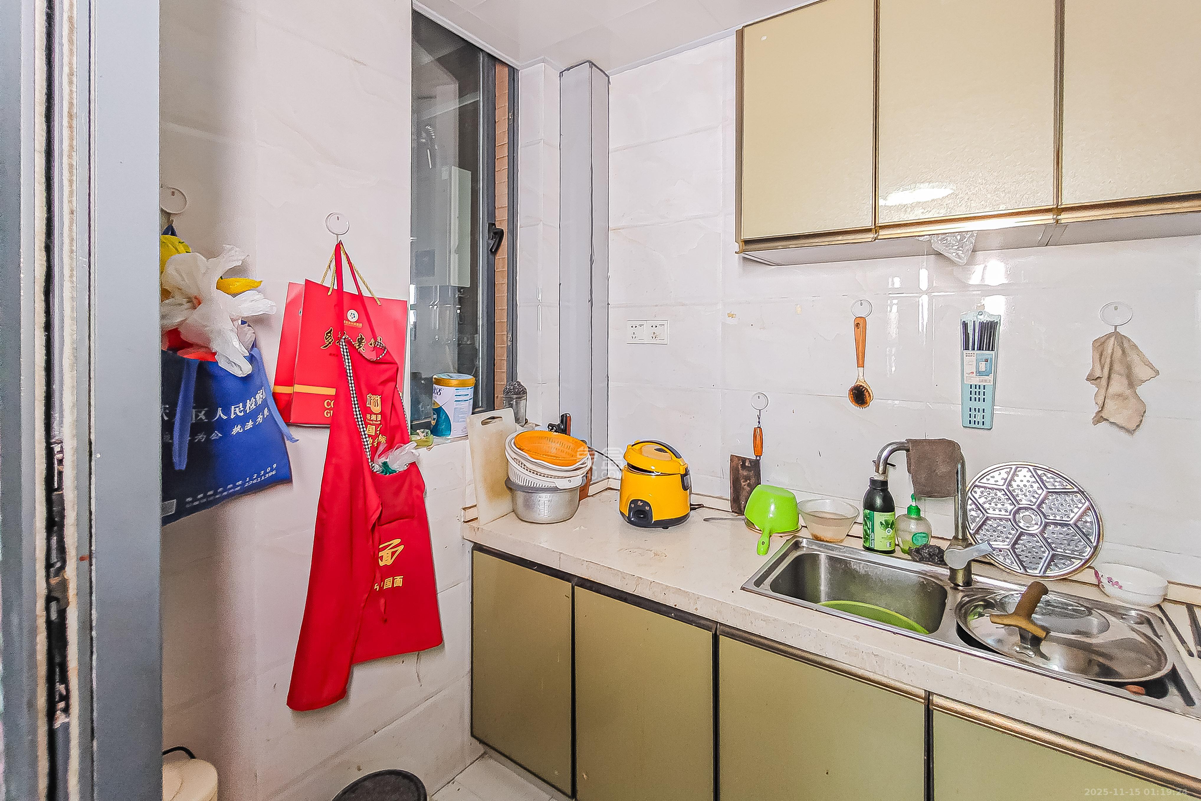 万博汇  2室1厅1卫    103.0万厨房