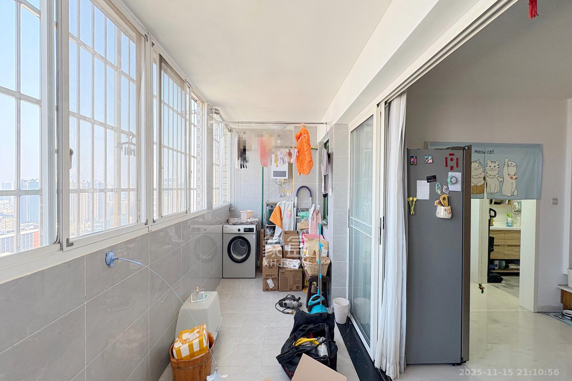 香格里嘉园 3室1厅1卫 121.0万 香格里嘉园 3室1厅1卫 121.0万阳台