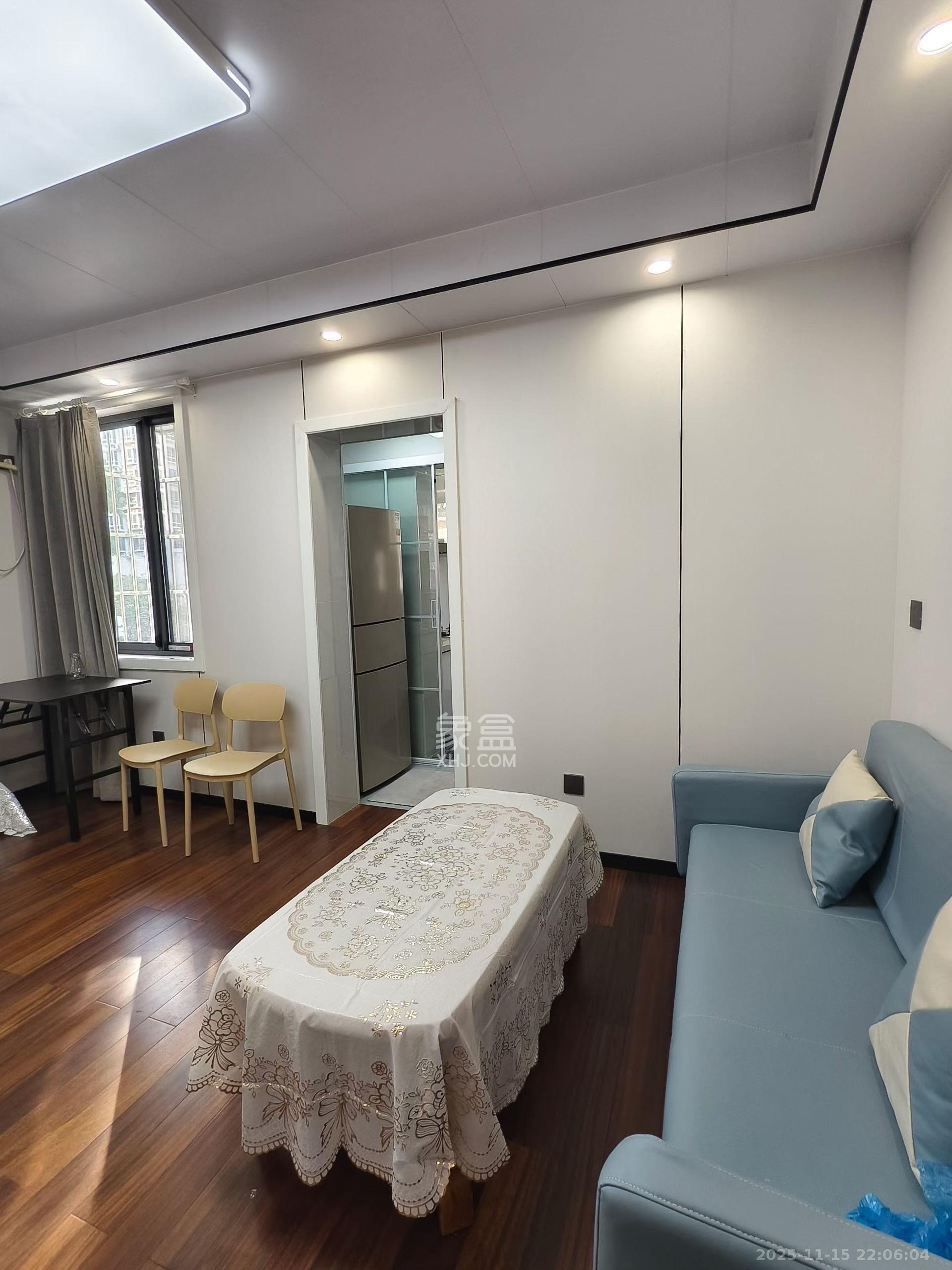 雨花大厦(云海大厦) 1室0厅0卫 1999.0元/月 雨花大厦(云海大厦) 1室0厅0卫 1999.0元/月室内图