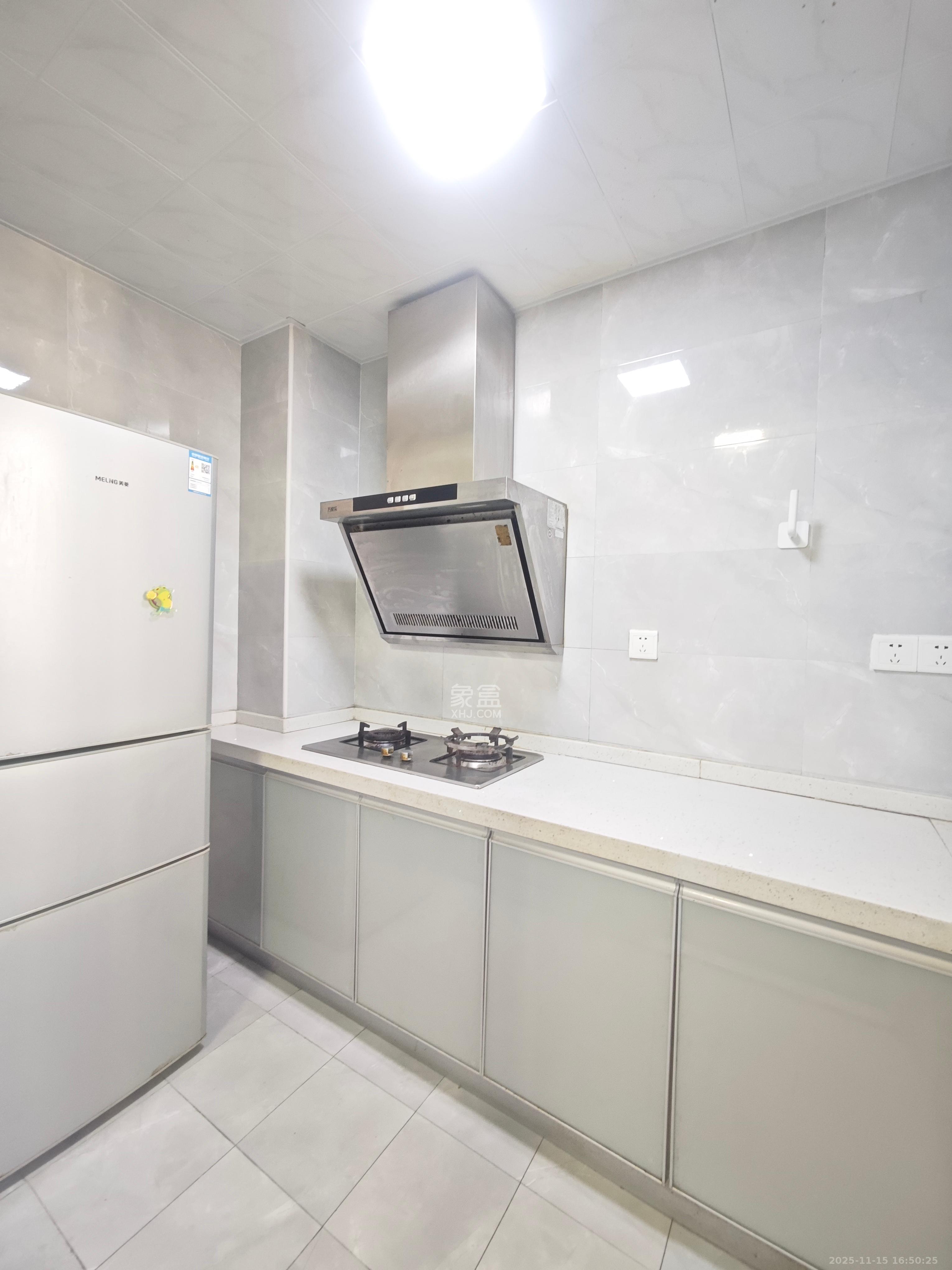 中国铁建梅溪青秀二期  4室2厅2卫    2800.0元/月室内图