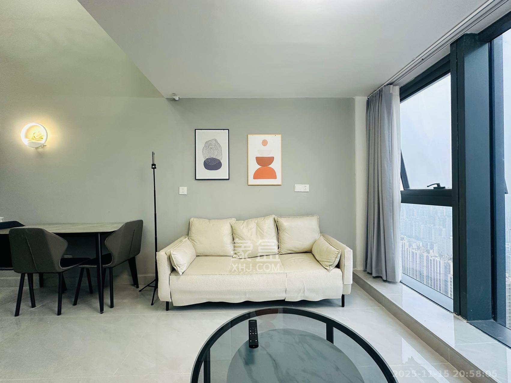 卓越中寰  2室1厅1卫    2000.0元/月室内图