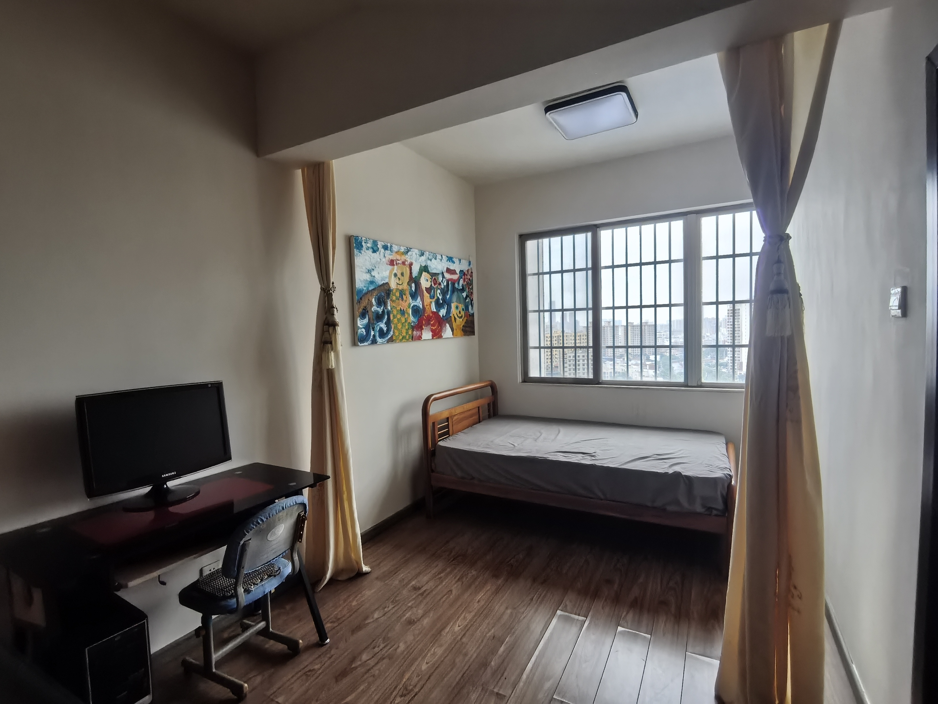 龙福花园 3室2厅1卫 2200.0元/月 龙福花园 3室2厅1卫 2200.0元/月室内图