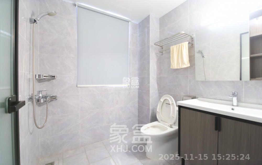 长房半岛蓝湾(观山月) 3室2厅2卫 2600.0元/月 长房半岛蓝湾(观山月) 3室2厅2卫 2600.0元/月室内图