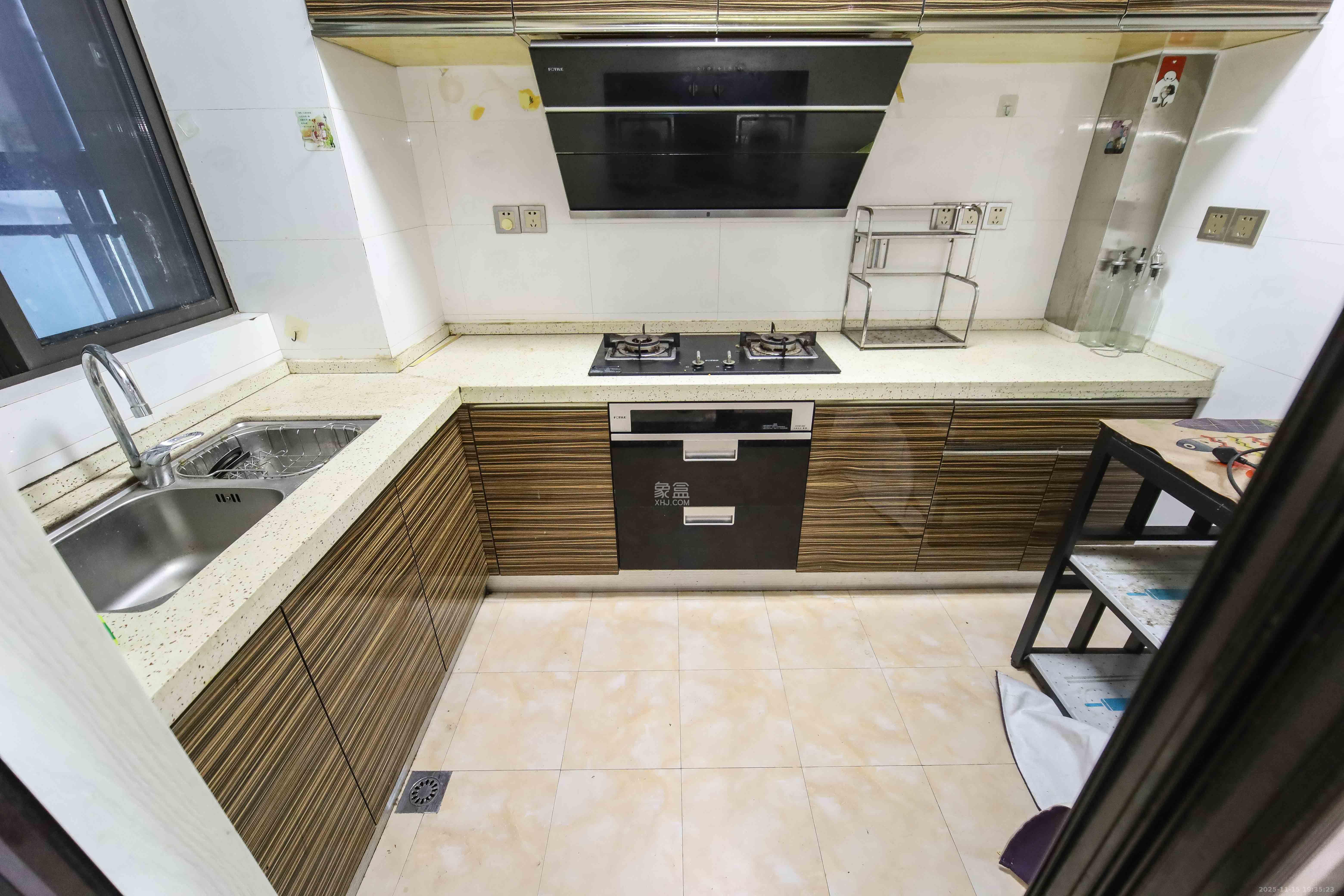 湘域熙岸  3室2厅2卫    145.0万厨房