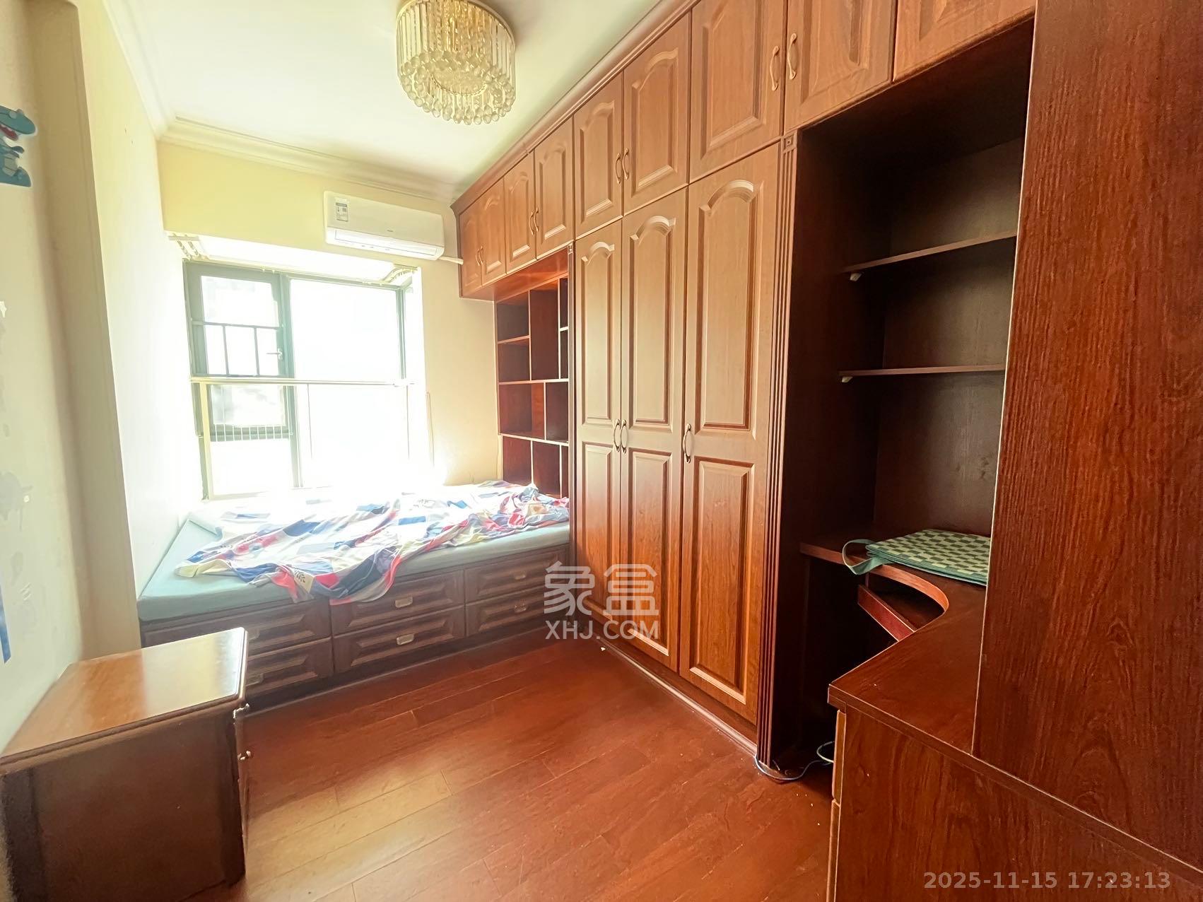 恒大江湾  3室1厅1卫    2600.0元/月室内图