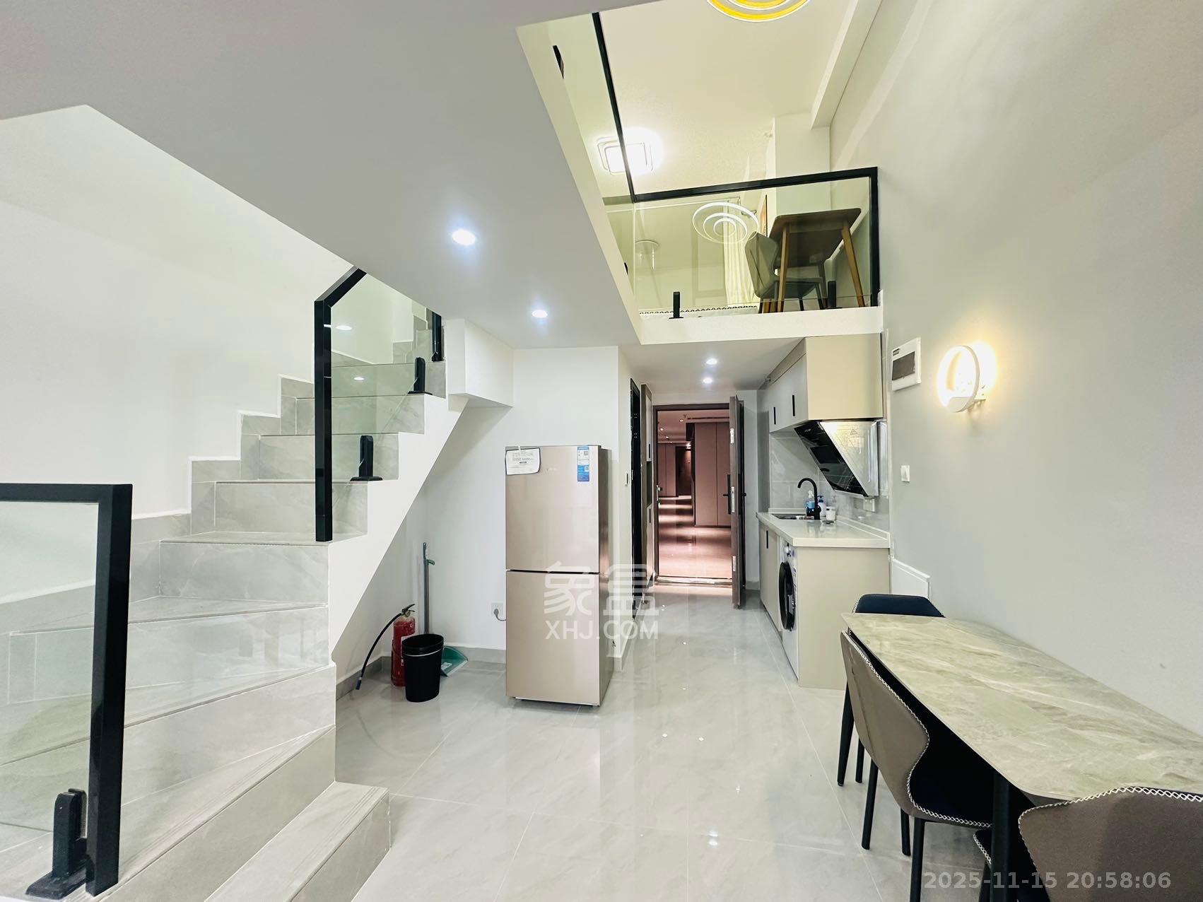 卓越中寰  2室1厅1卫    2000.0元/月室内图