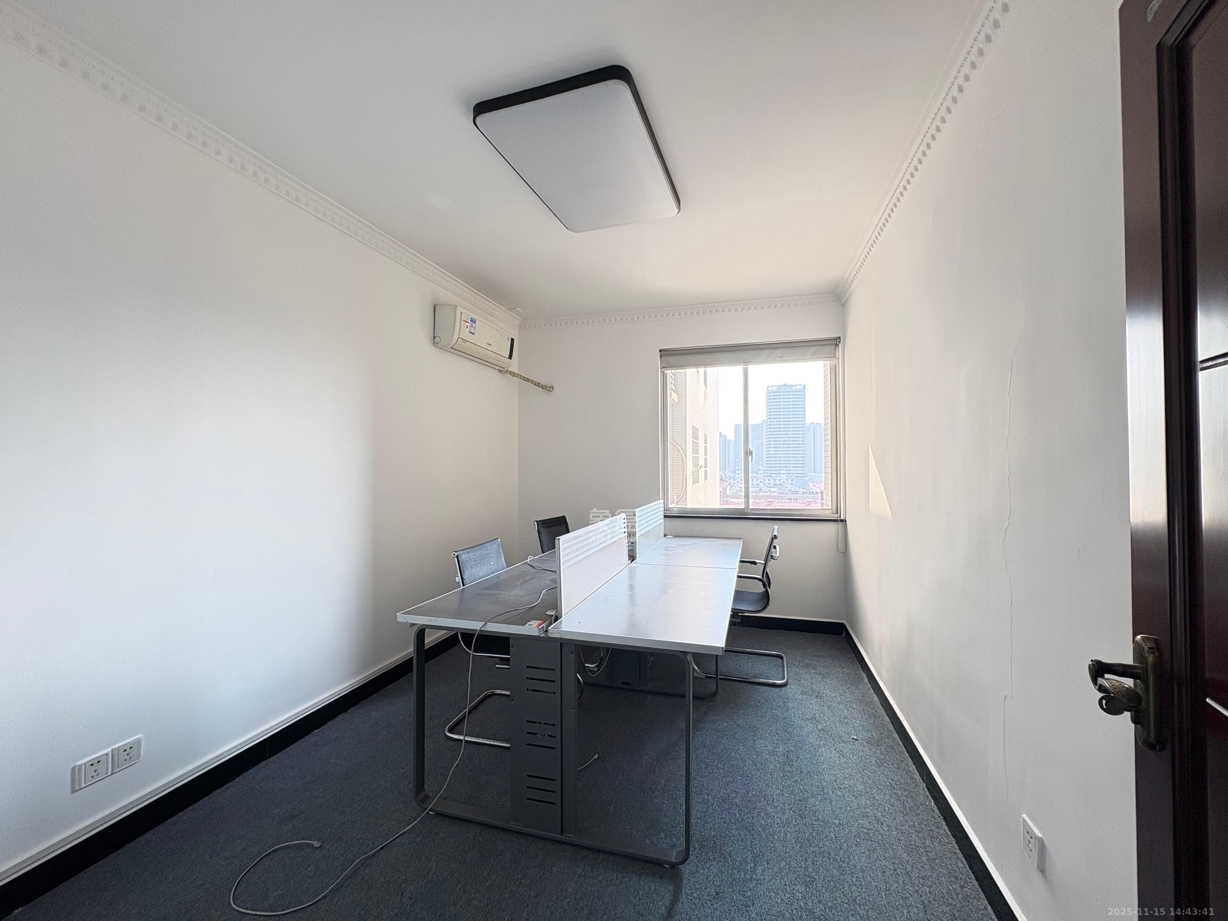 高桥现代商贸城  3室2厅2卫    3500.0元/月室内图