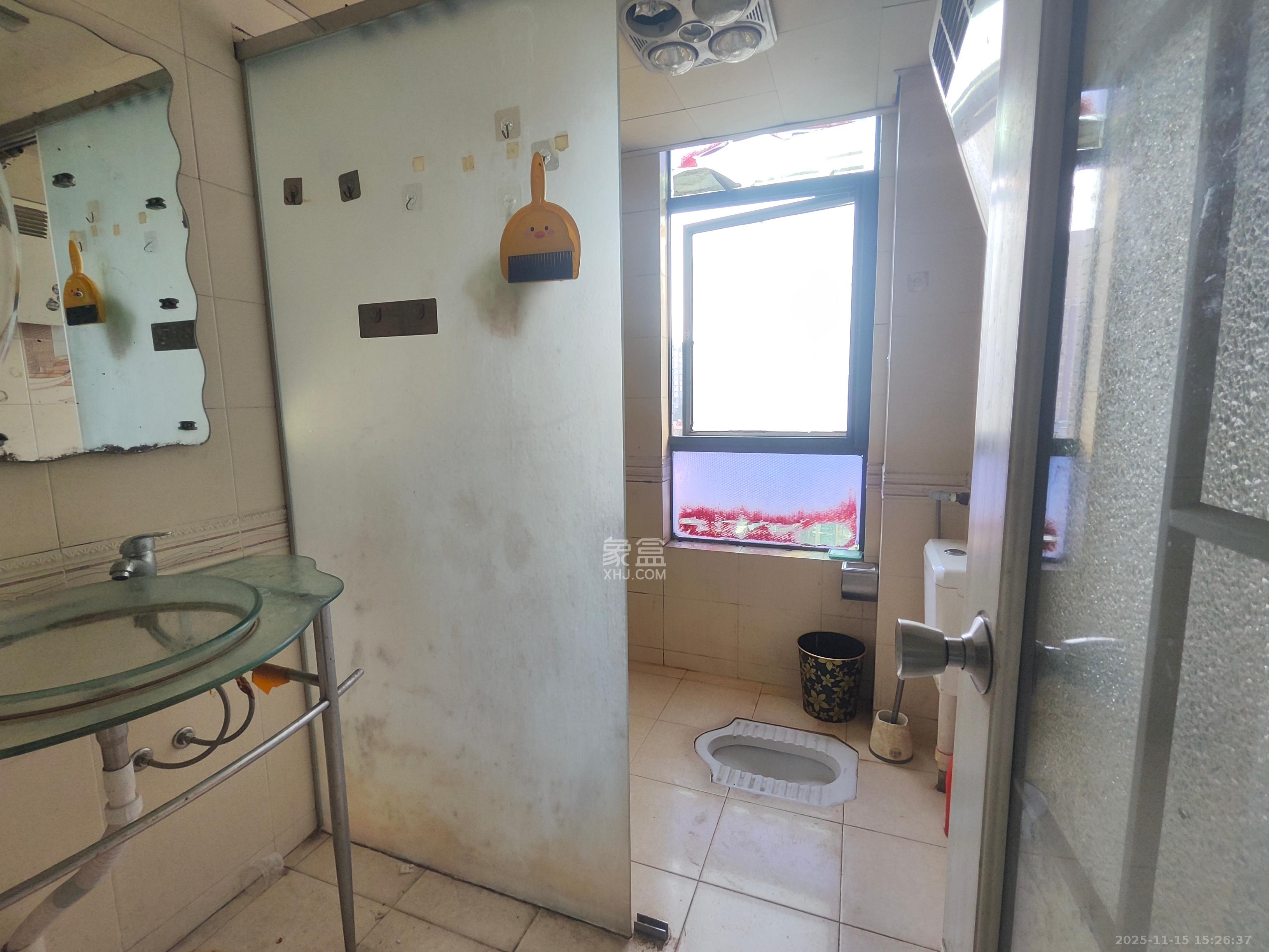 颐美园  2室1厅1卫    2400.0元/月室内图