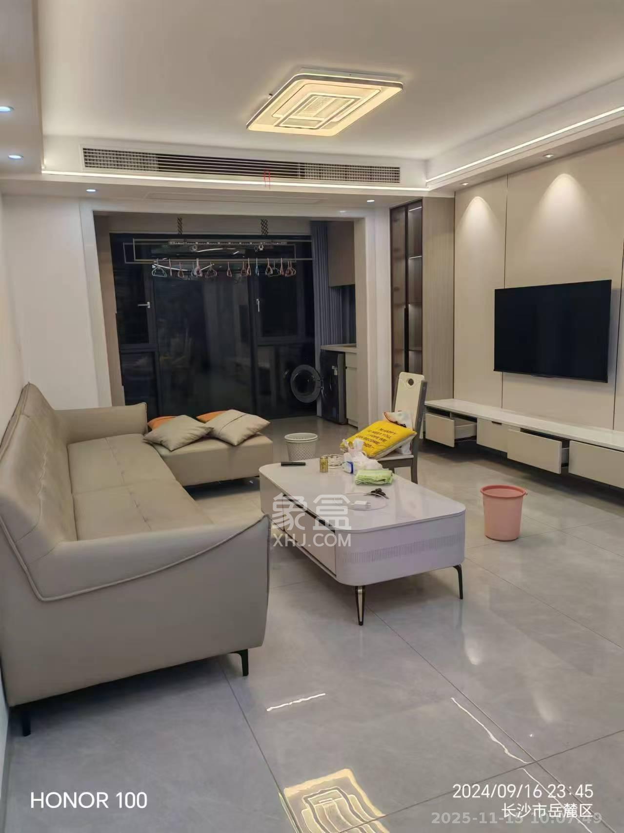 学士翰林苑 3室2厅2卫 2300.0元/月 学士翰林苑 3室2厅2卫 2300.0元/月室内图