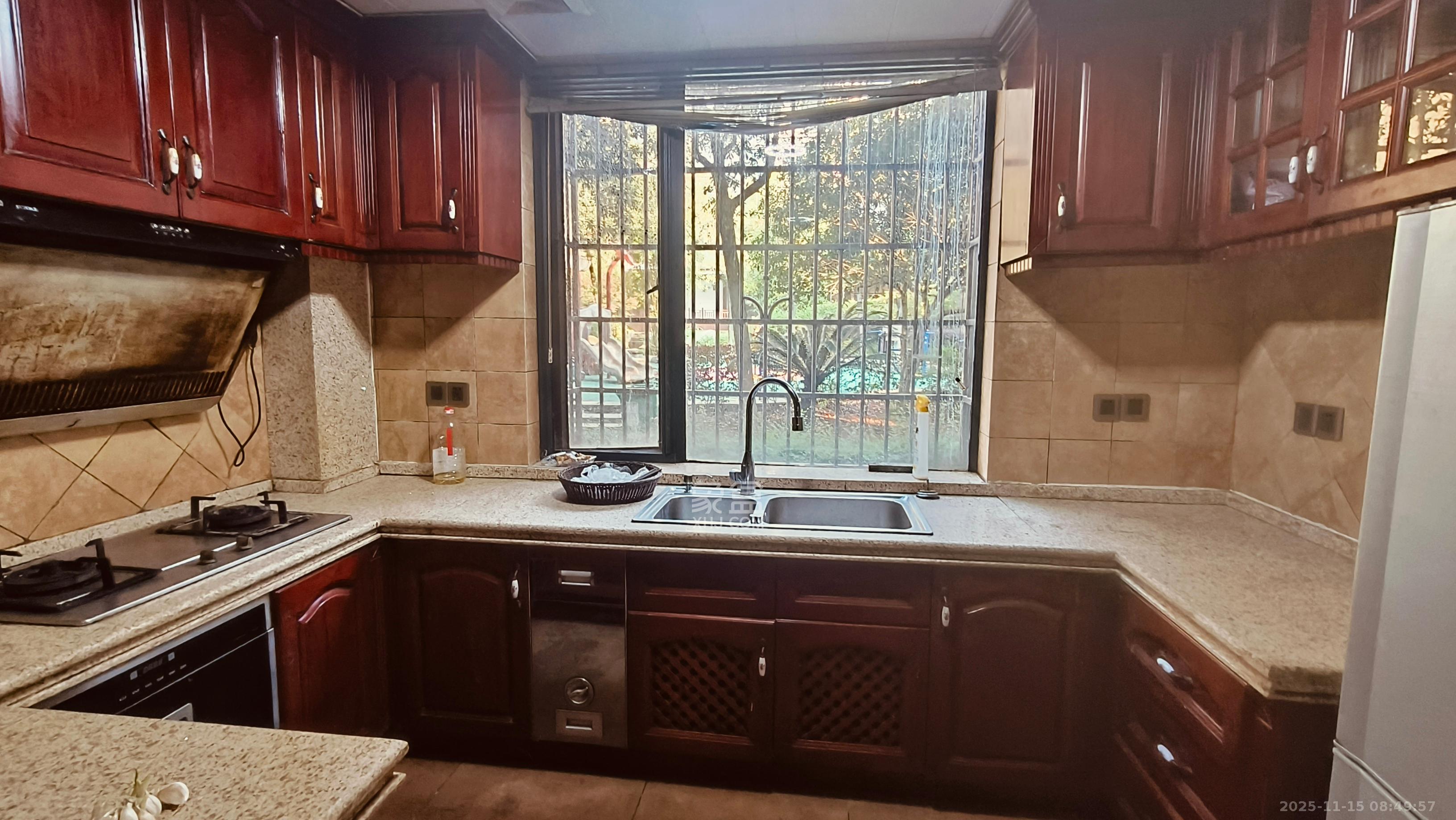 美林水郡  4室2厅2卫    2800.0元/月室内图