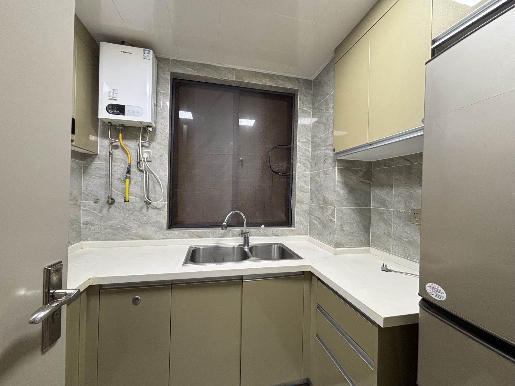 鲁能海蓝园筑 3室2厅1卫 2000.0元/月 鲁能海蓝园筑 3室2厅1卫 2000.0元/月室内图