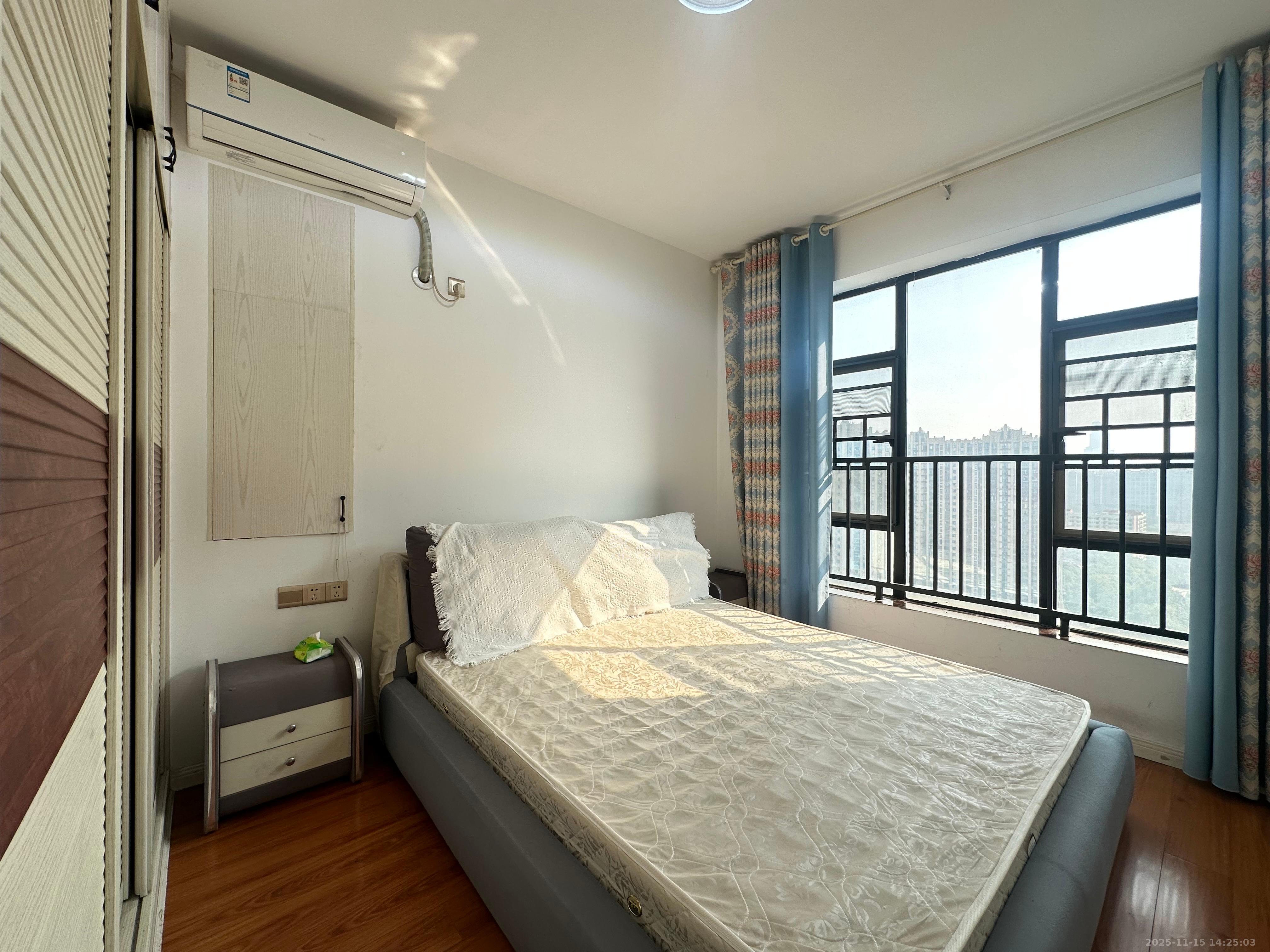 天元涉外景园C区  3室2厅1卫    2600.0元/月室内图