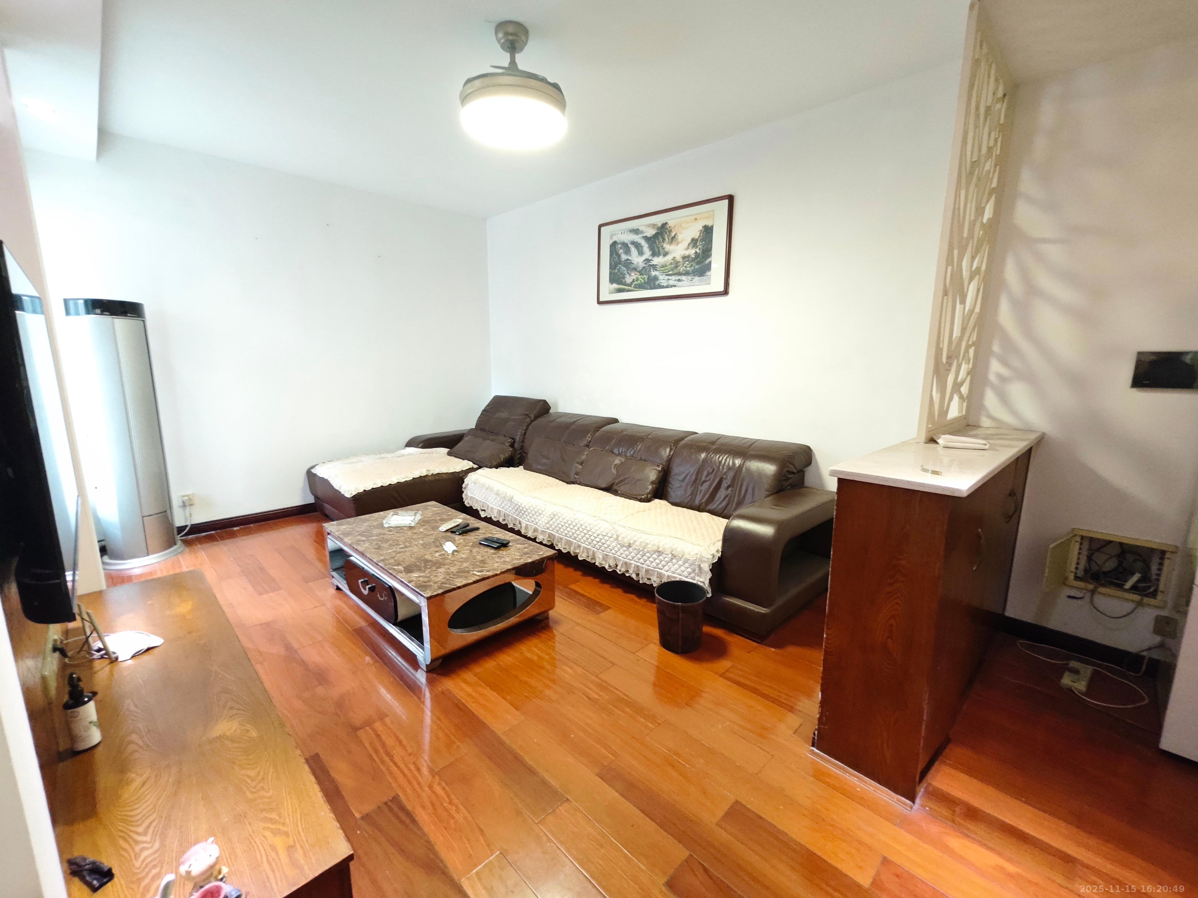 泊爱蓝湾  3室2厅1卫    2200.0元/月