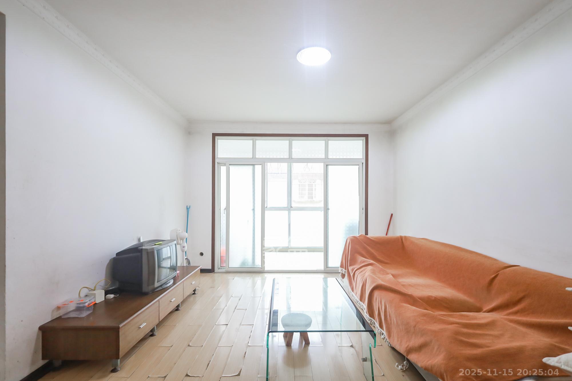 雄海花园  2室2厅1卫    70.0万