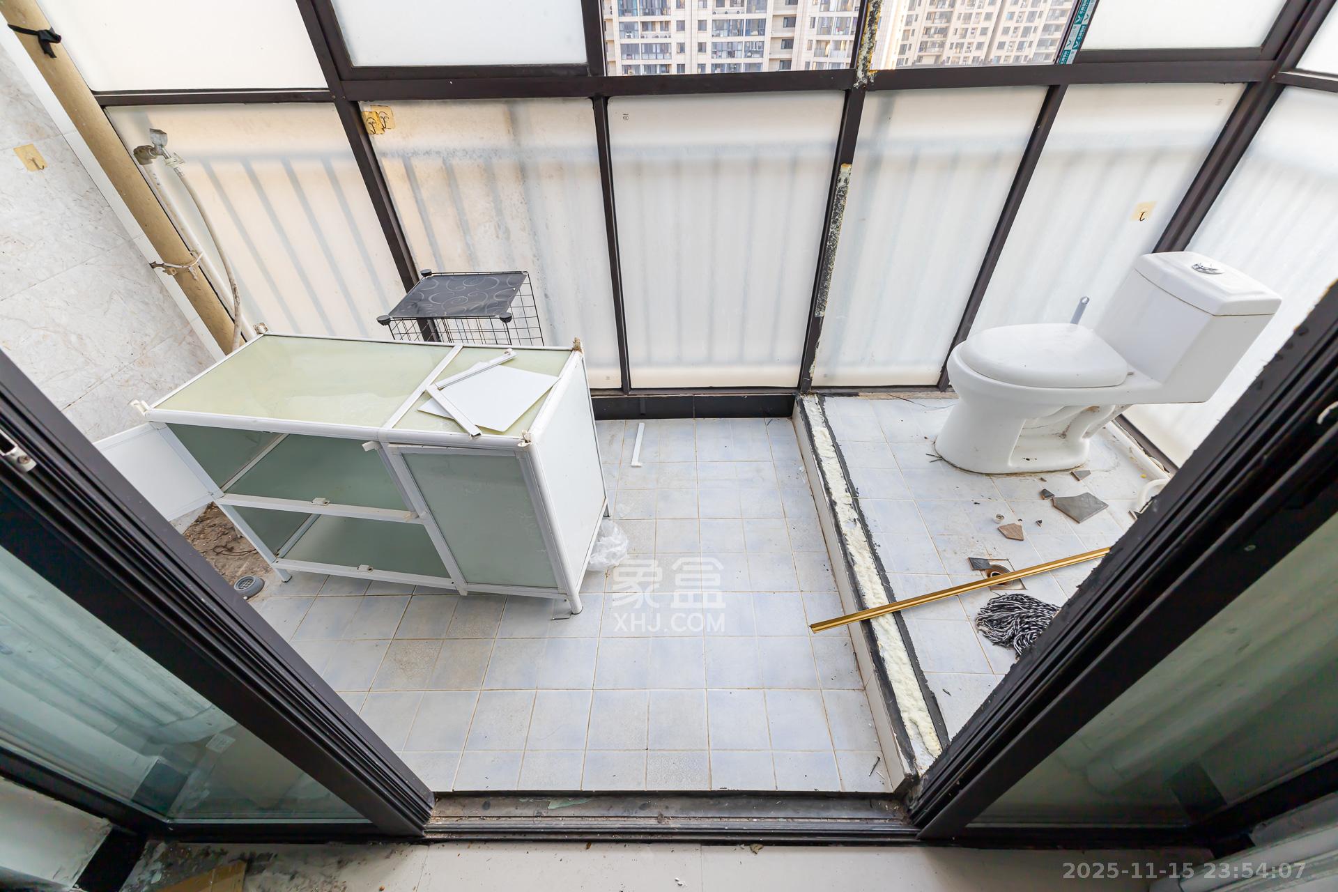 勤诚达境界城  3室2厅2卫    75.0万阳台