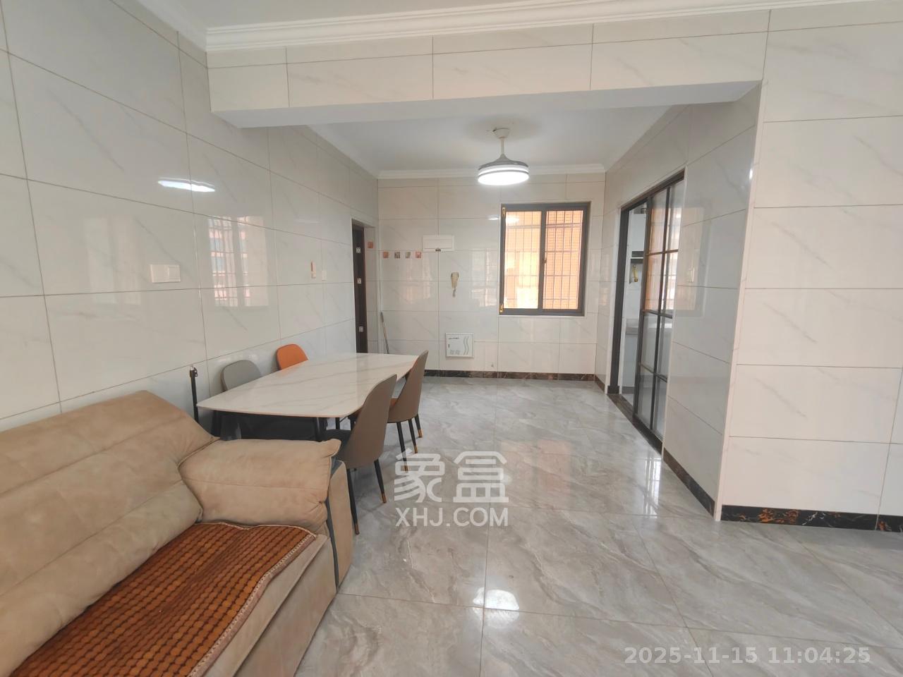 星城新宇川河苑  3室2厅2卫    2500.0元/月室内图