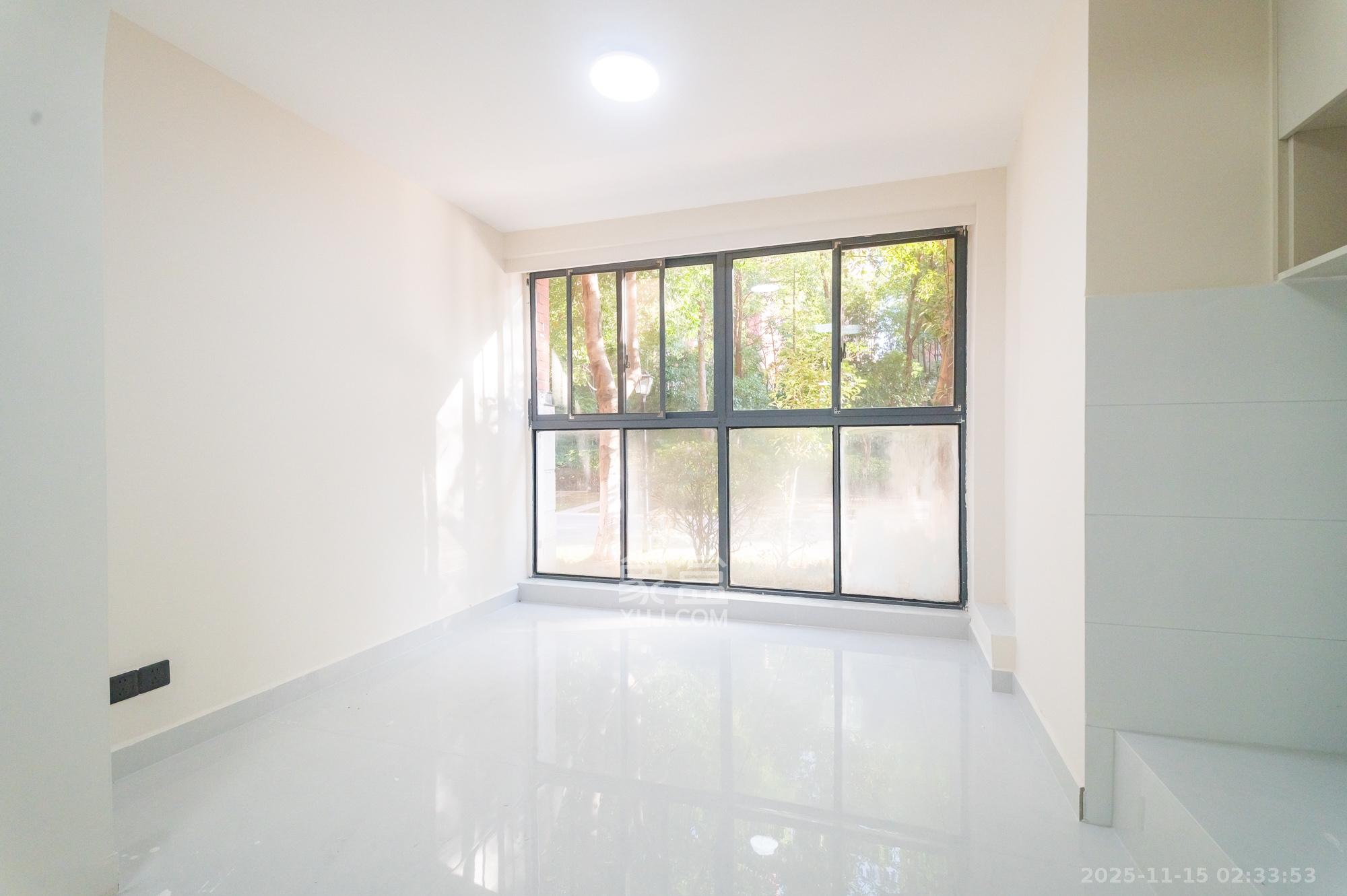 华润凤凰城二期 3室1厅1卫 69.0万 华润凤凰城二期 3室1厅1卫 69.0万阳台