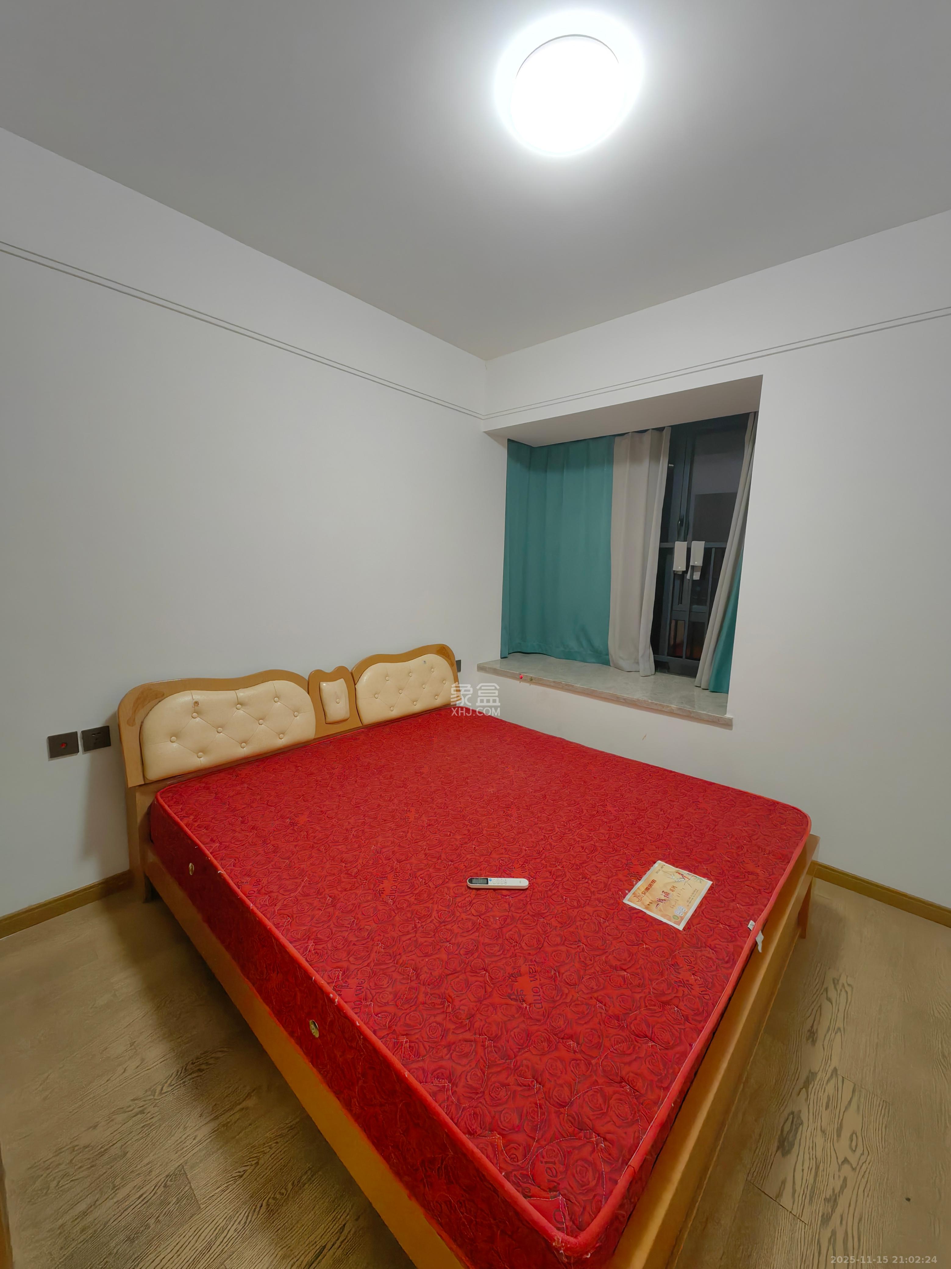 长房云西府一期  3室2厅1卫    2400.0元/月室内图