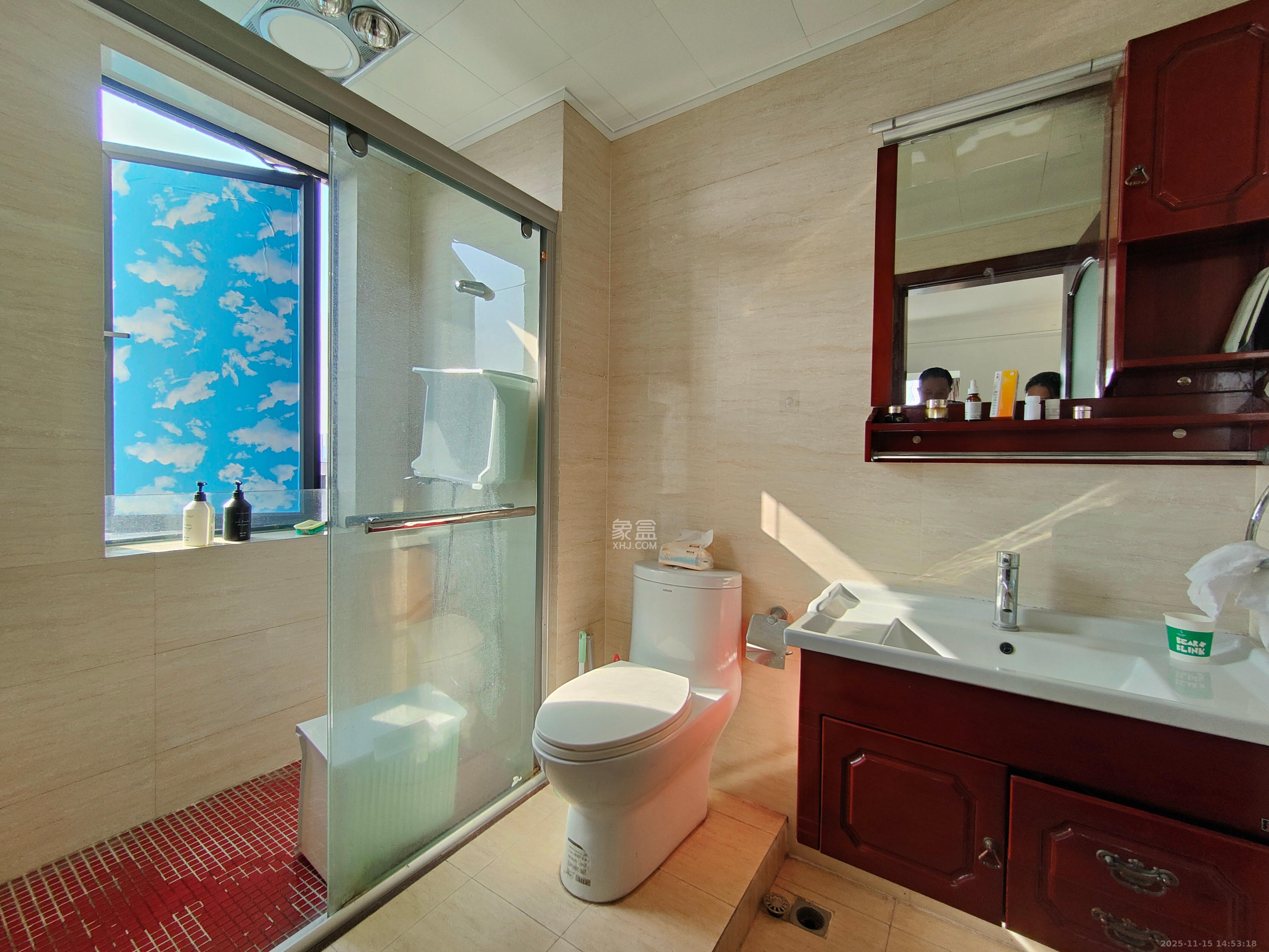 莱茵城  3室2厅2卫    2700.0元/月室内图