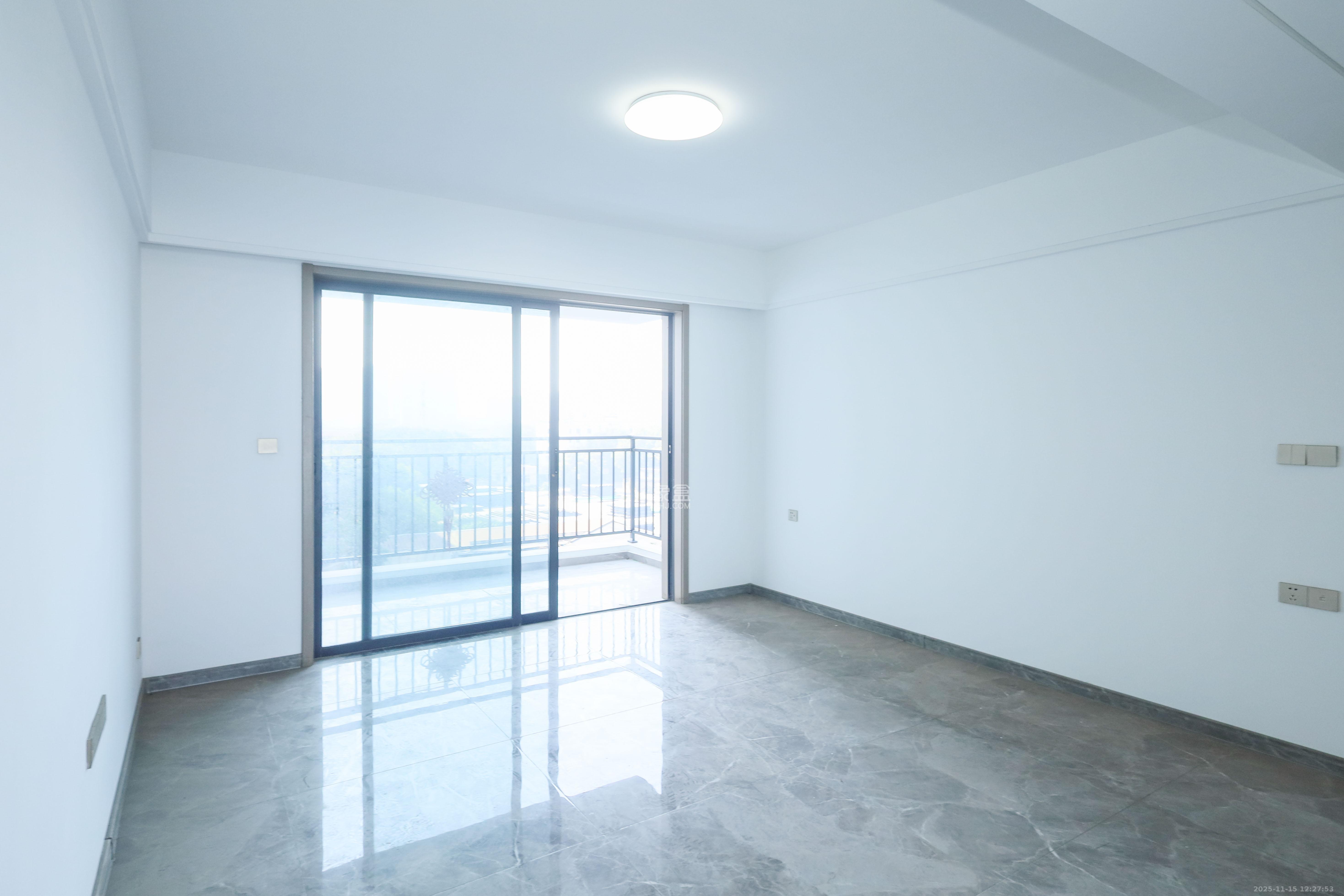 梅溪枫林 4室2厅2卫 145.0万 梅溪枫林 4室2厅2卫 145.0万客厅