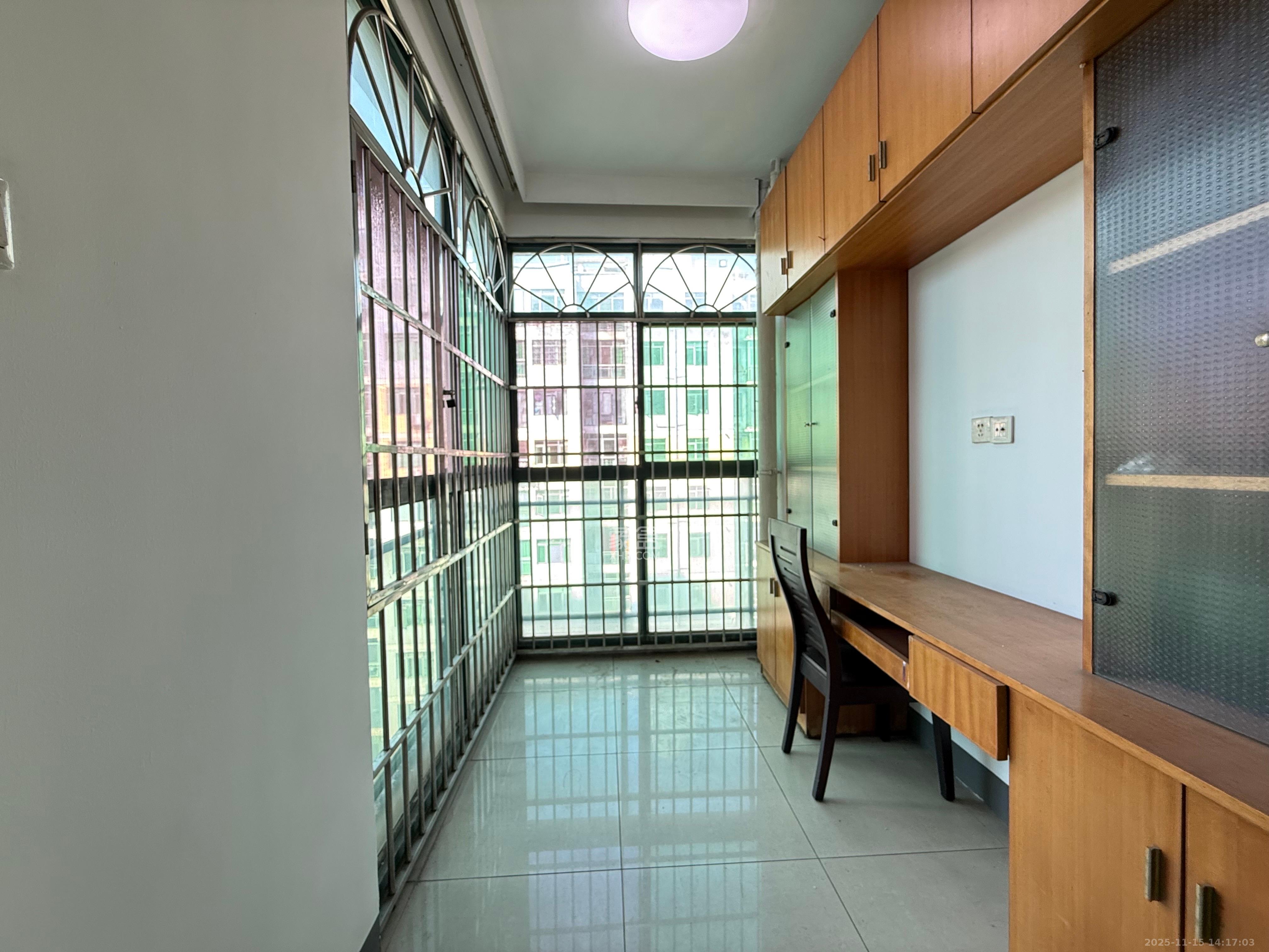 颐美园  3室2厅1卫    2800.0元/月室内图